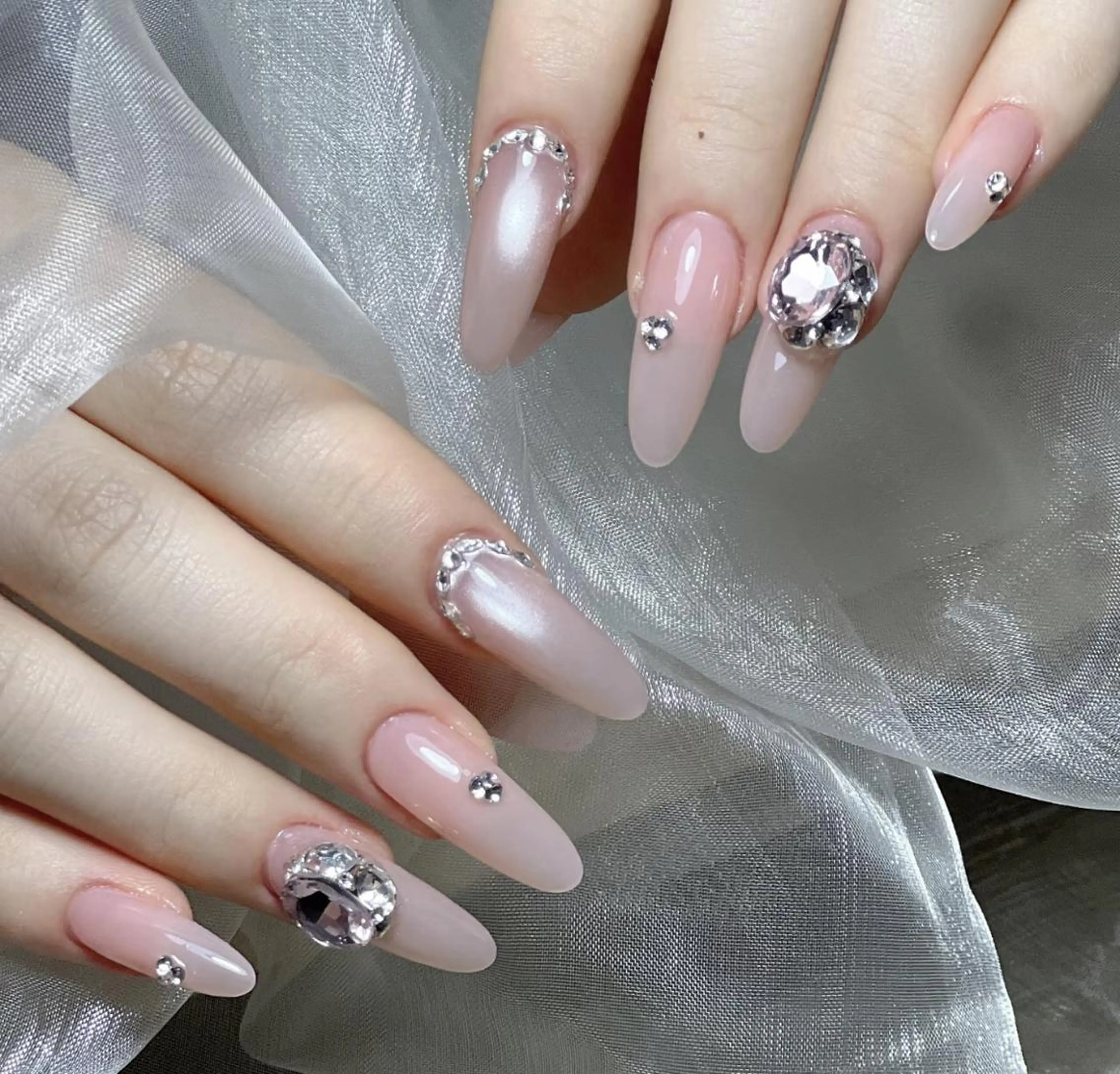 ネイル ハンドネイル 🎀 Ayaka_nailのネイルデザイン