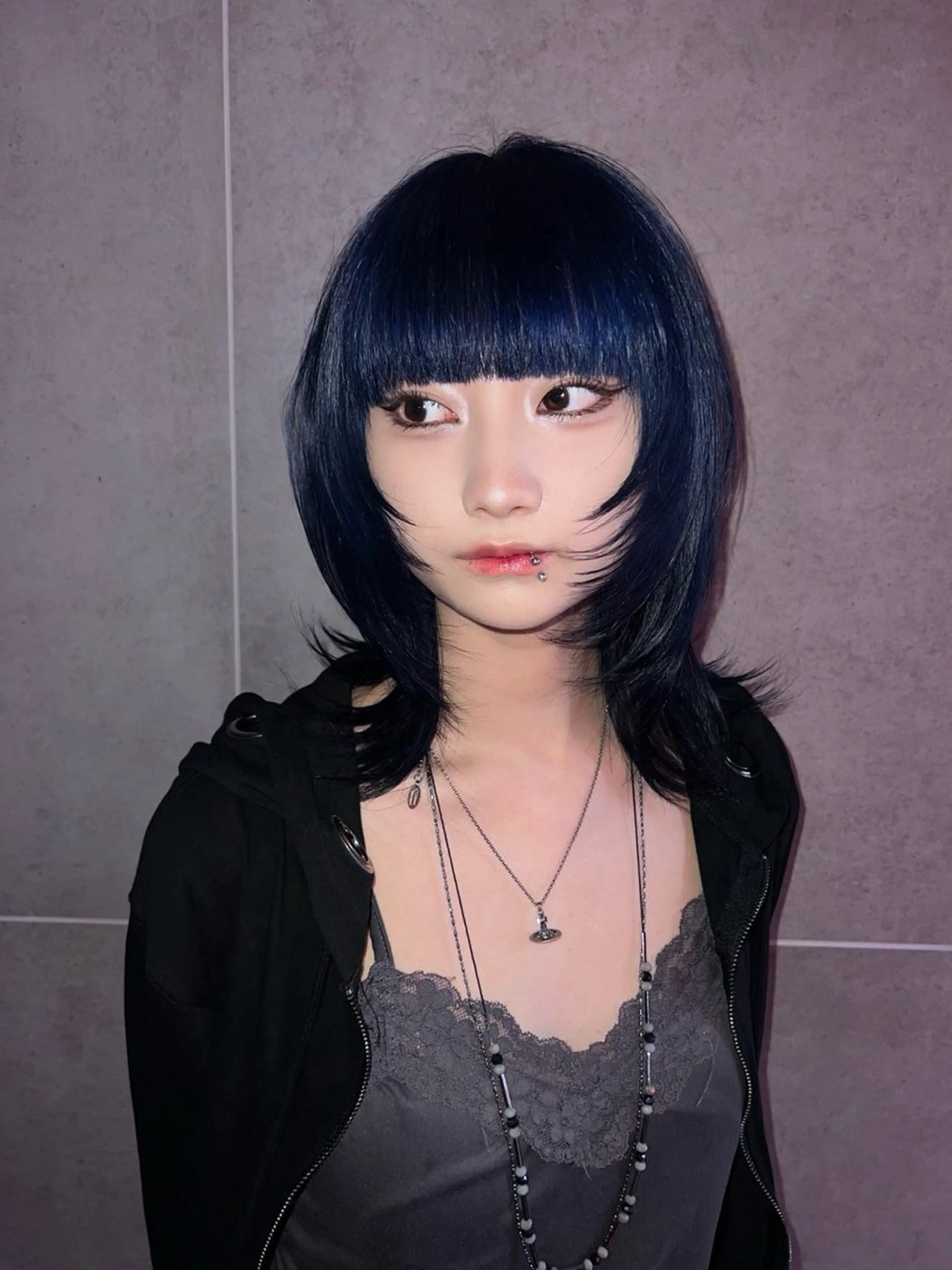 ミディアム カット AIRA/ブリーチ ‪/透明感カラーのヘアスタイル