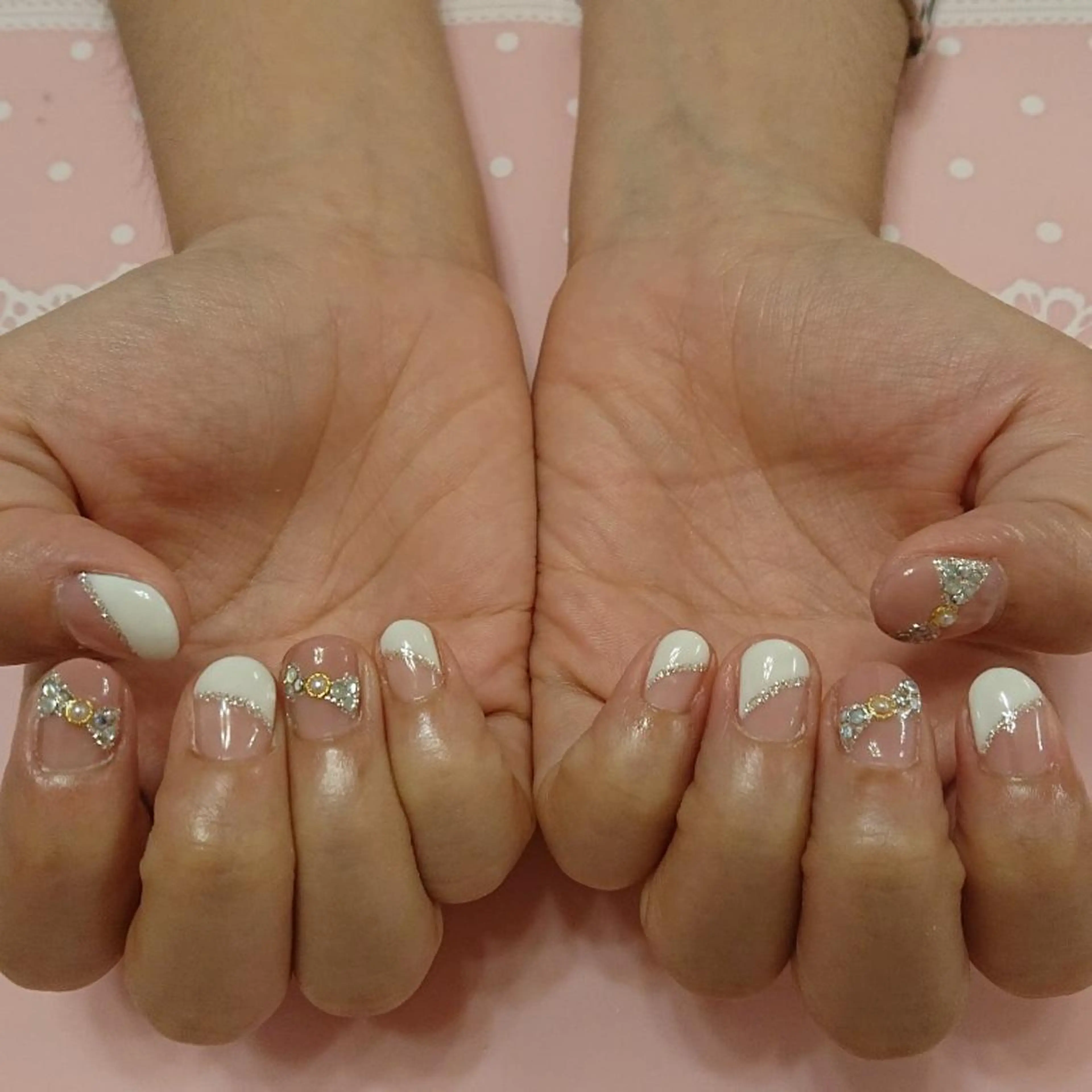 ネイル ネイルリボン 受付スタッフのネイルデザイン