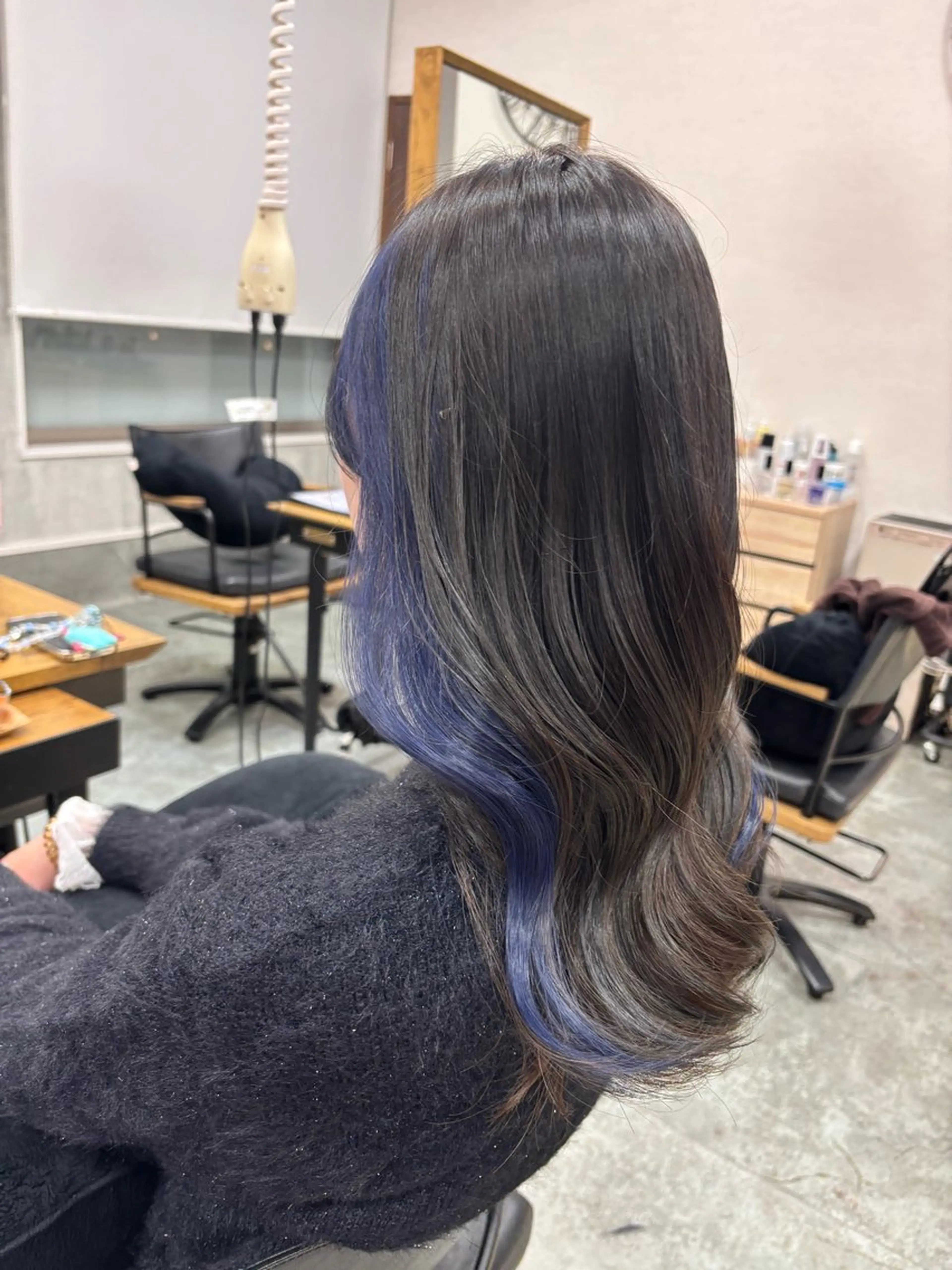 ロング ヘアカラー 市毛 結菜のヘアスタイル