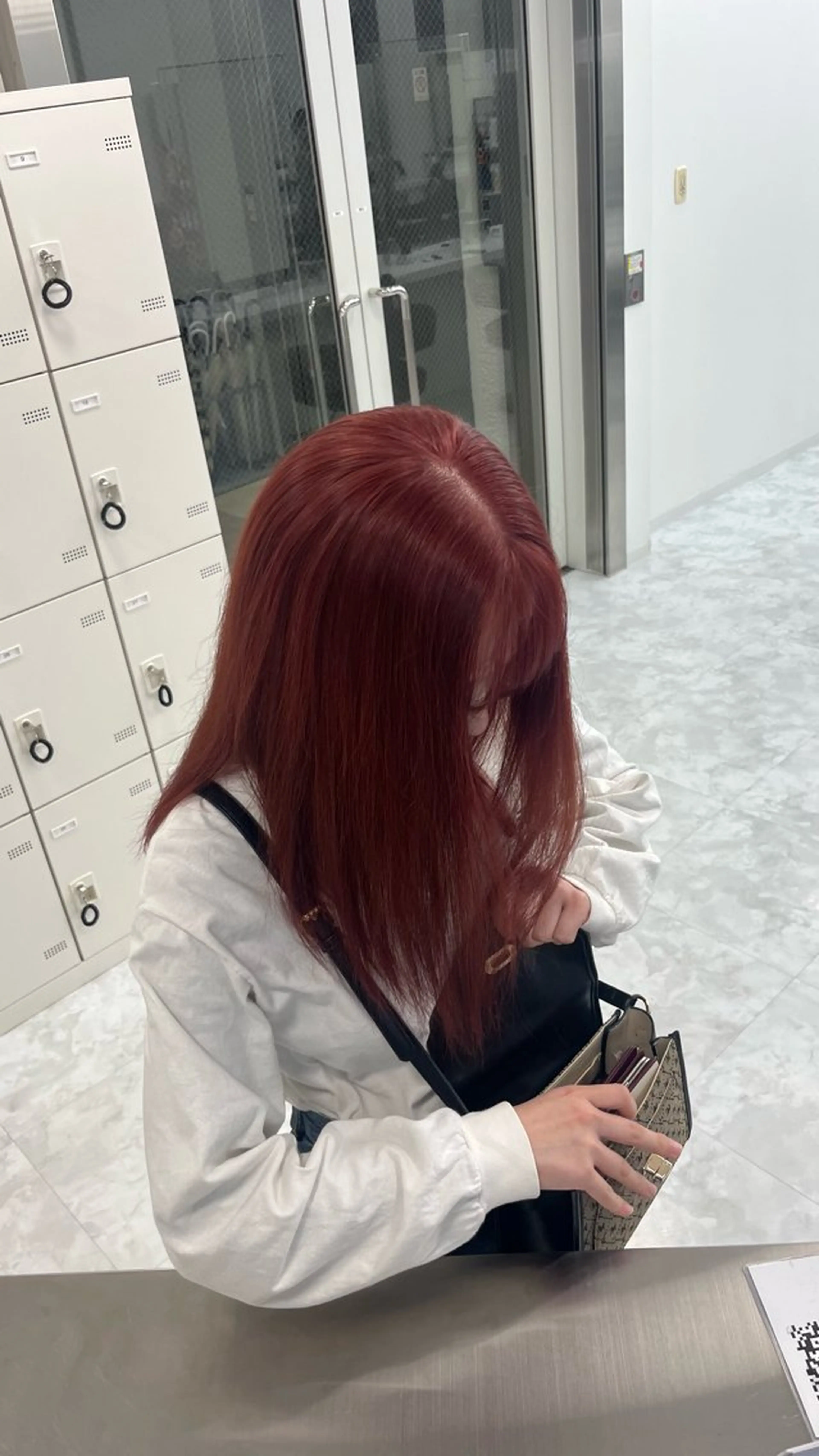 セミロング カラー ベージュカラー 黒髪 ブリーチ ブルーカラー ブルーブラック ヘアカラー トリートメント ハイトーン/ 髪質改善/上質艶髪のヘアスタイル