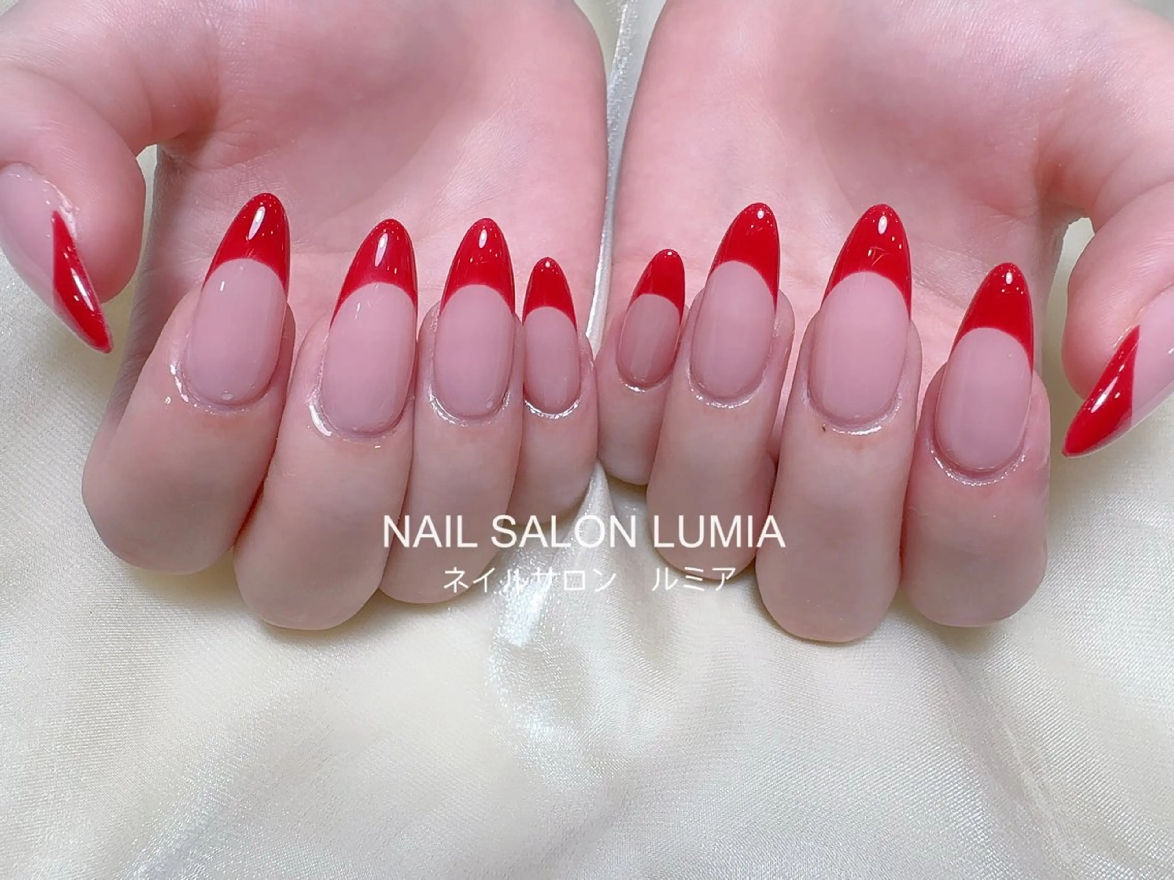 ハンド・フレンチネイル　ベースカラーあり(オフ別料金、丁寧ケア込み、厚みだし無料) オフィスネイル、シンプルネイルの写真