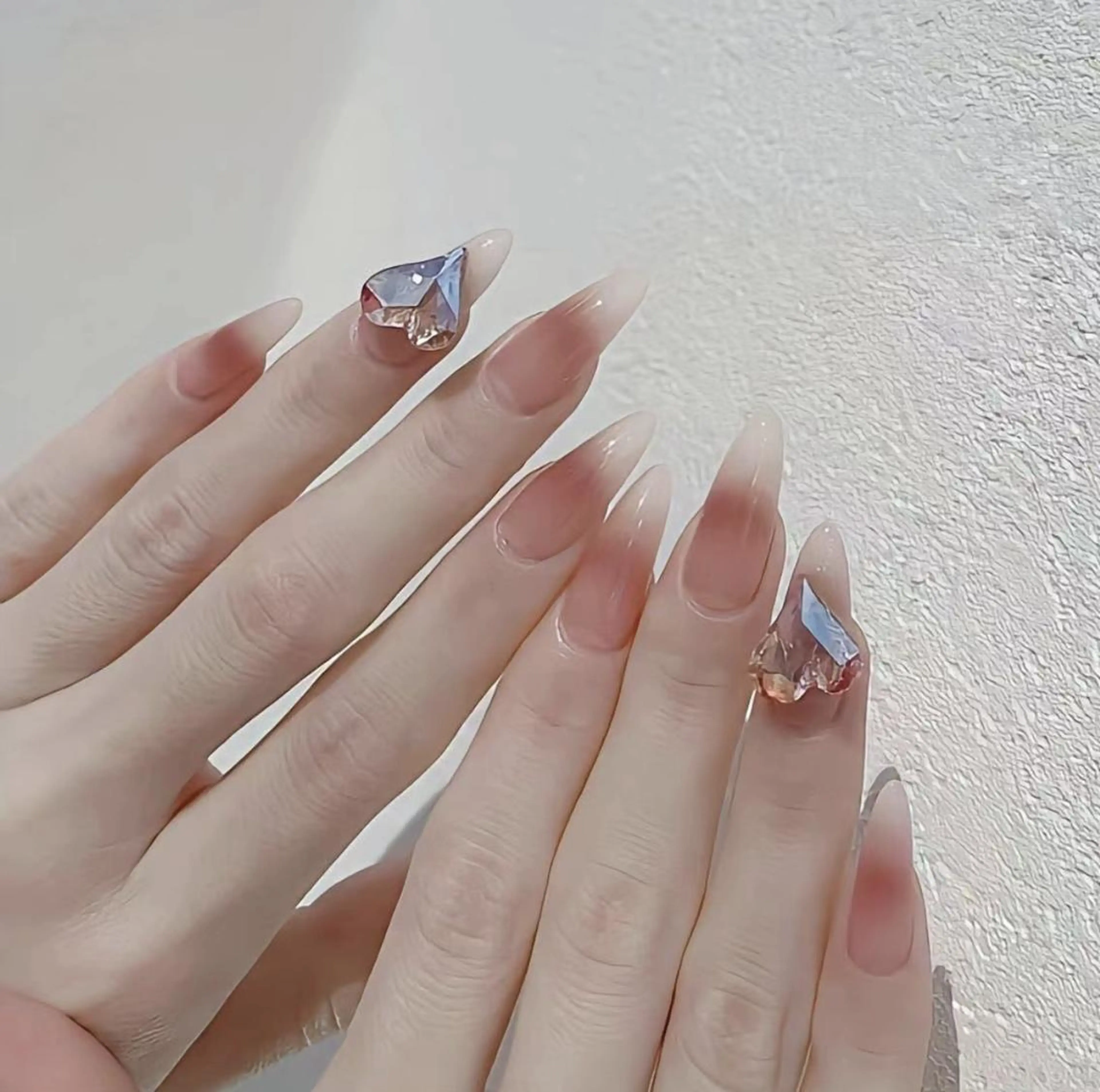 ネイル アートネイル 長さ出し ネイルチップ Queens マオのネイルデザイン