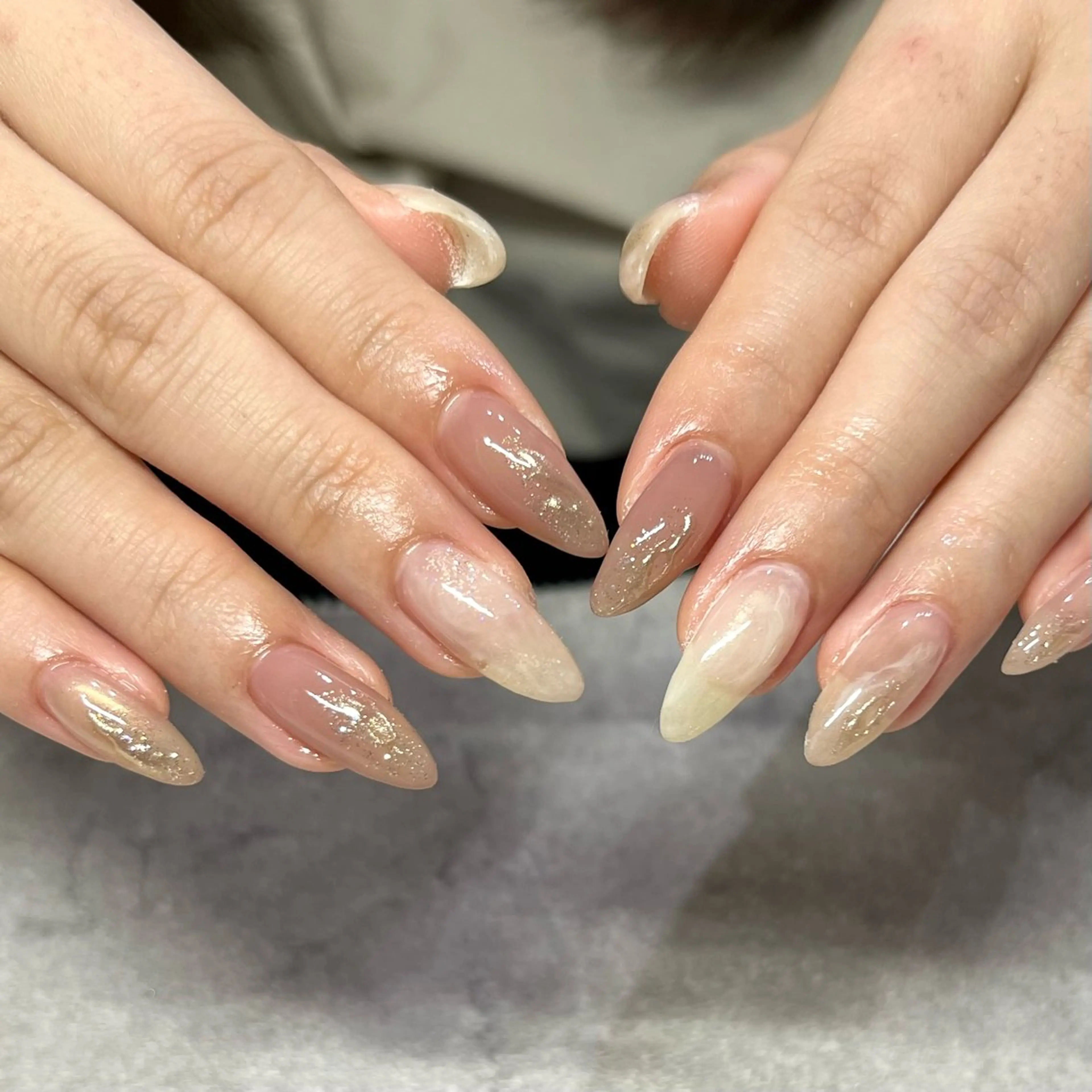 ネイル ハンドネイル Ray. ちゅるん系ニュアンスのネイルデザイン