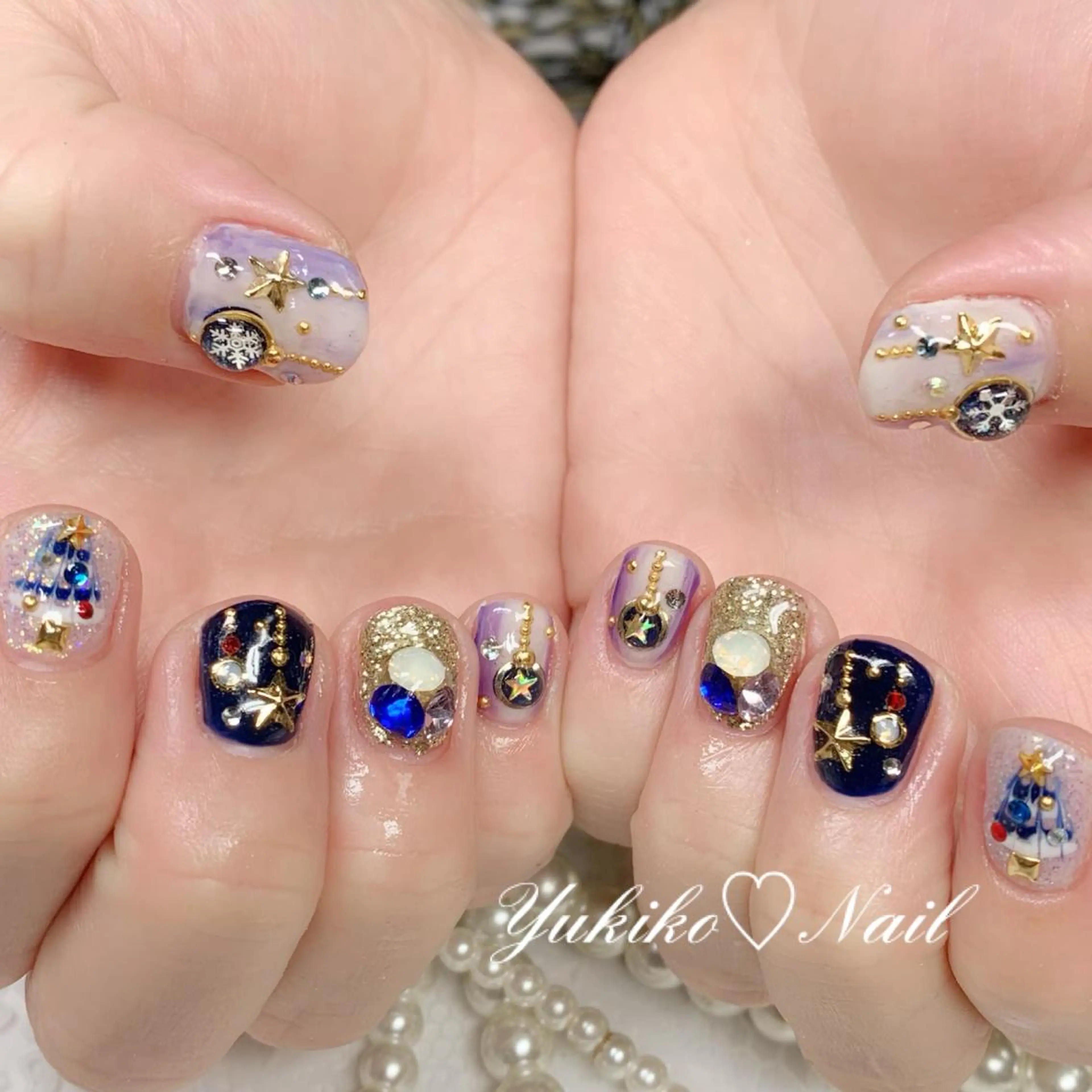 ネイル アートネイル キラキラネイル 持ち込み 冬ネイル クリスマス ユキコ ネイルのネイルデザイン