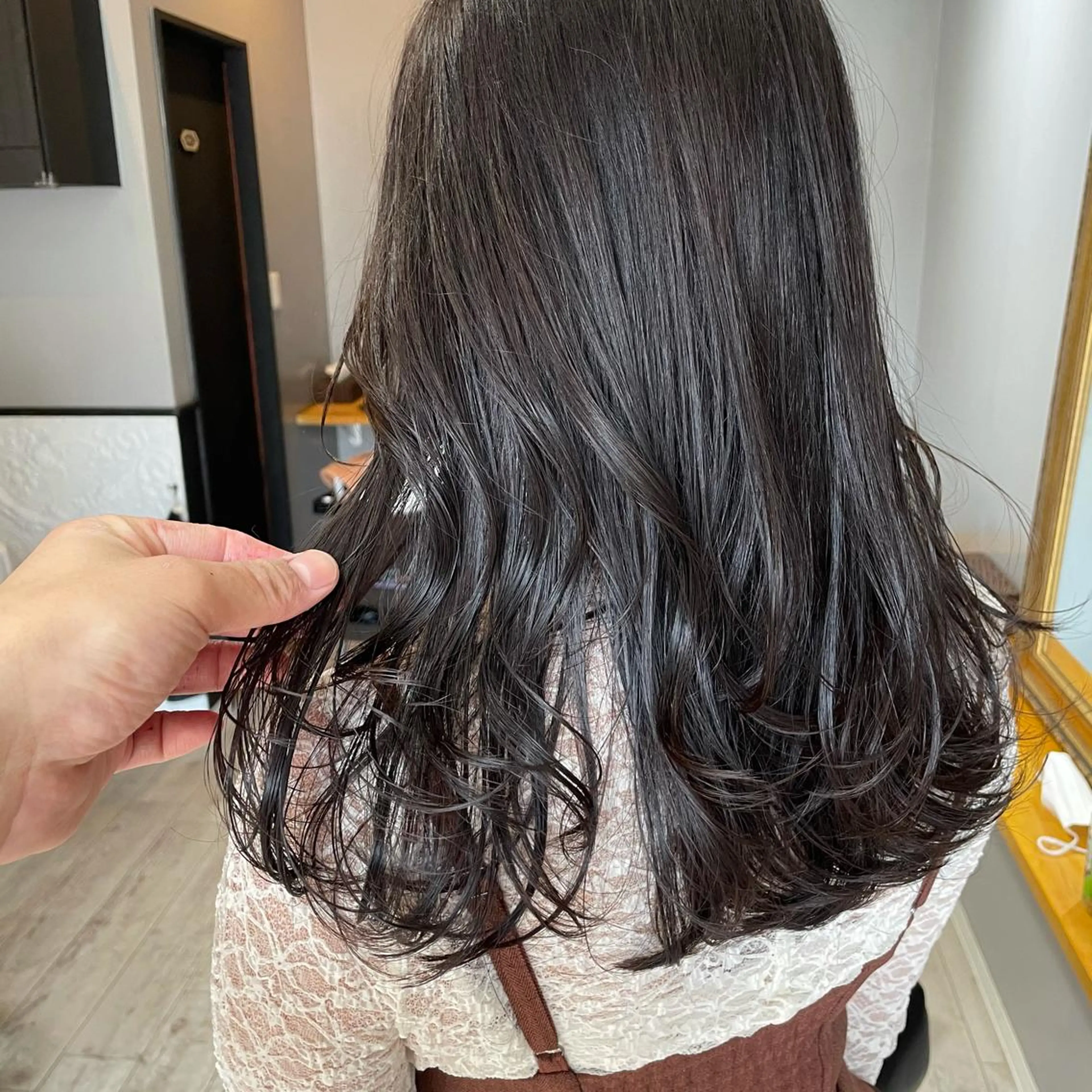 セミロング カラー 渡辺俊介 暗髪カラー /美髪矯正/髪質改善のヘアスタイル