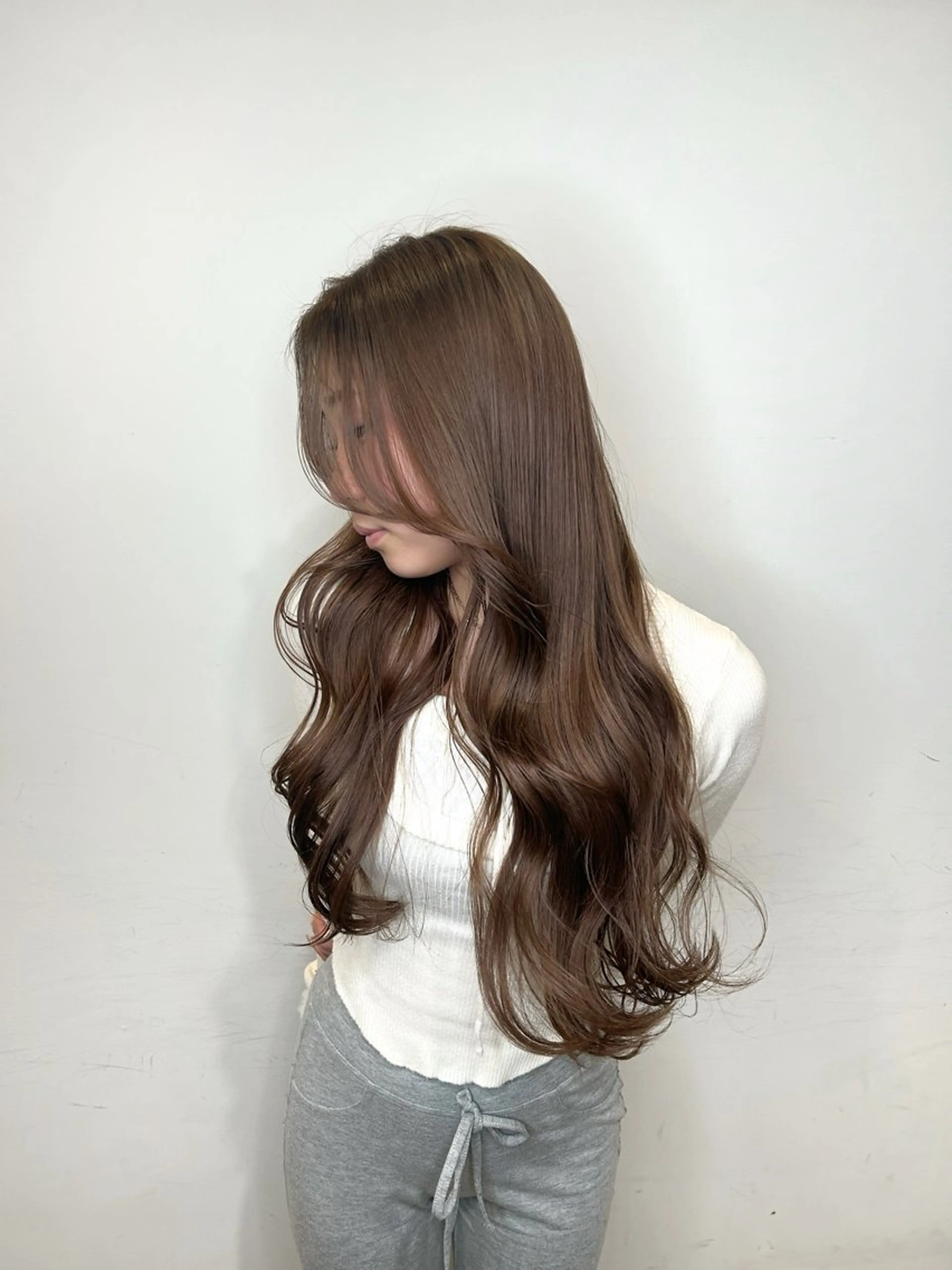 ロング 北田 美琴 / 柔らかいカラーのヘアスタイル