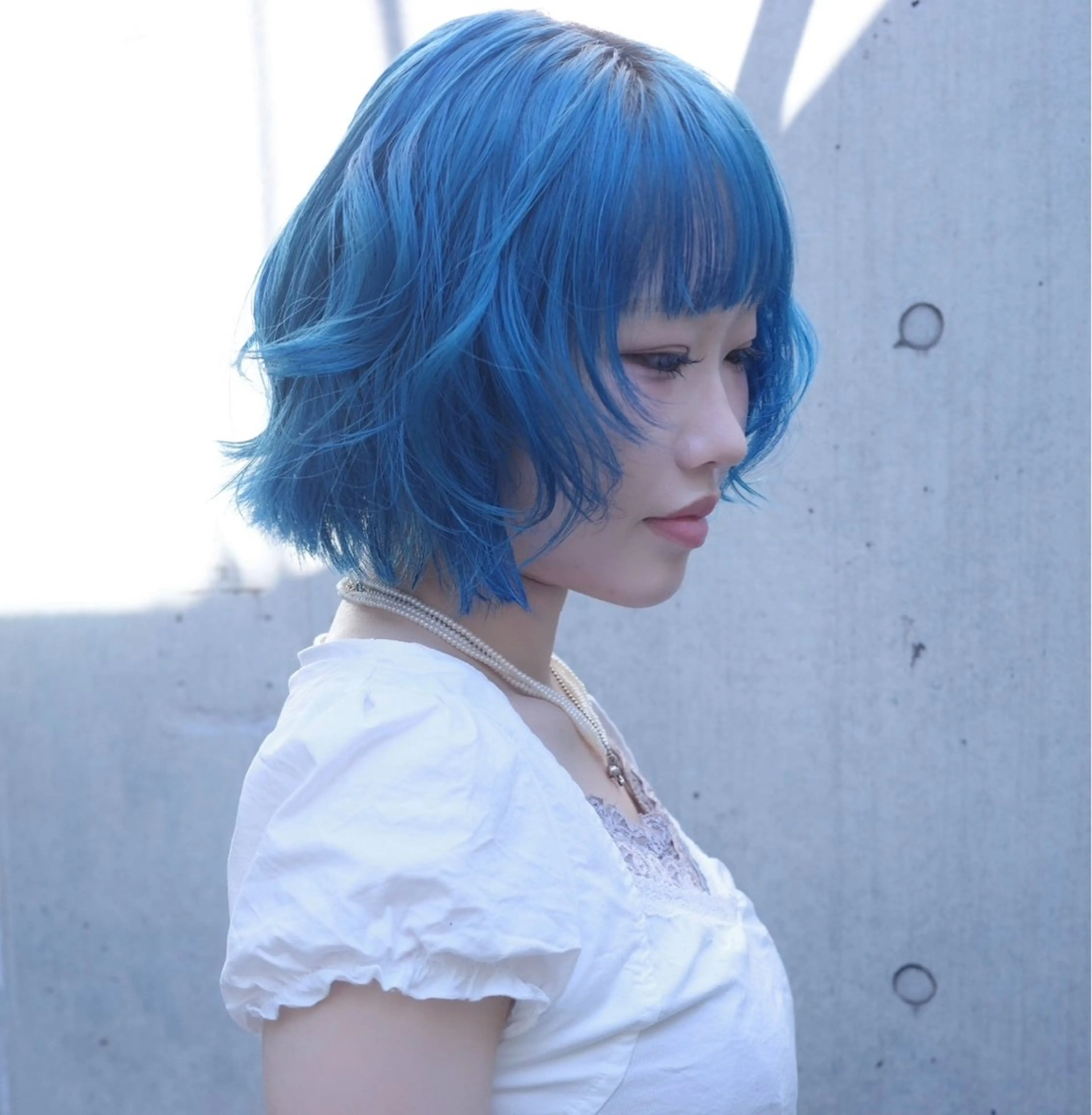 ショート カラー ブリーチ ブルーカラー カット ヘアカラー トリートメント 田中 里奈のヘアスタイル