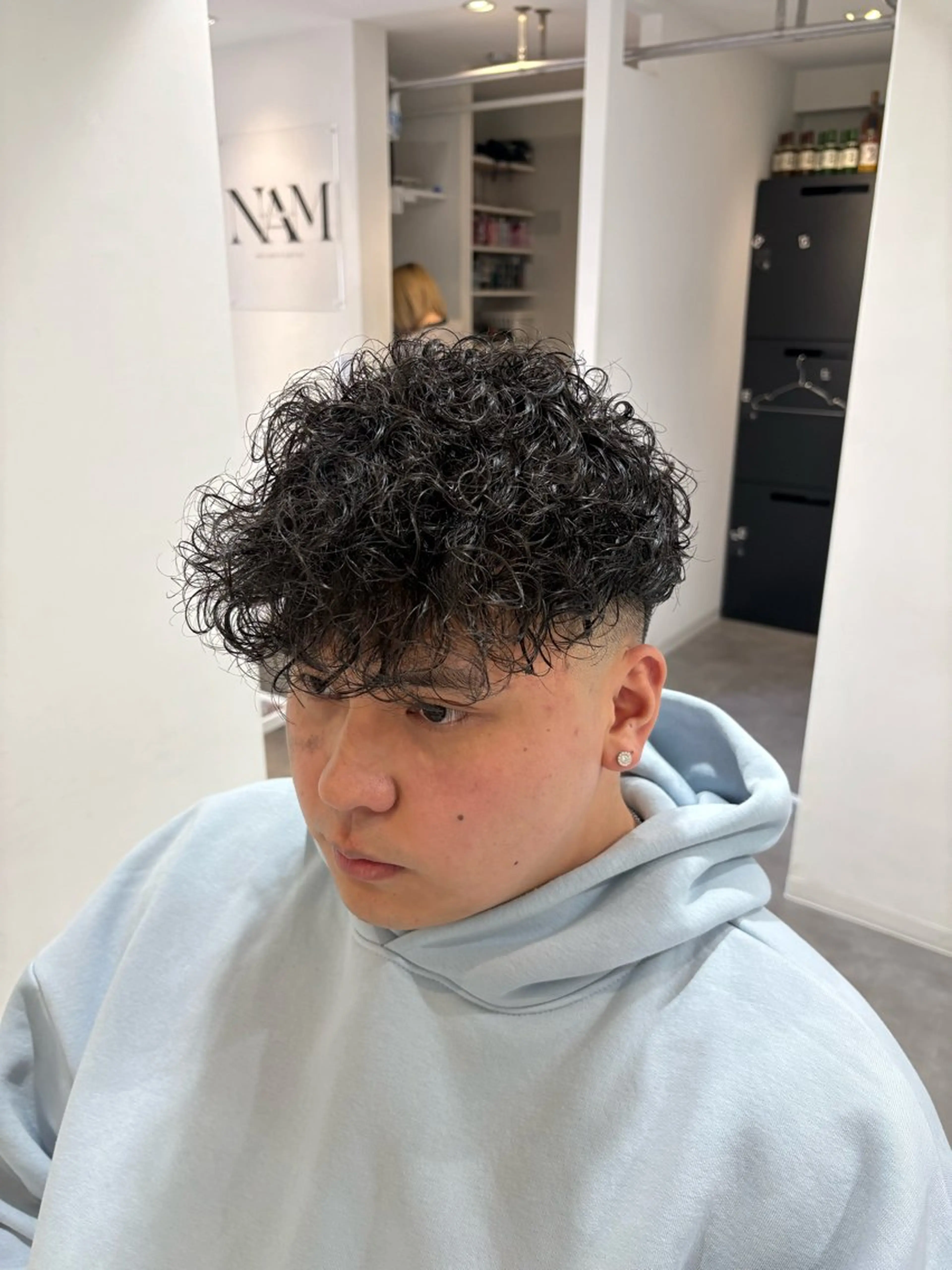 パーマ メンズ スペインカール カット パーマ 深澤 知樹のヘアスタイル