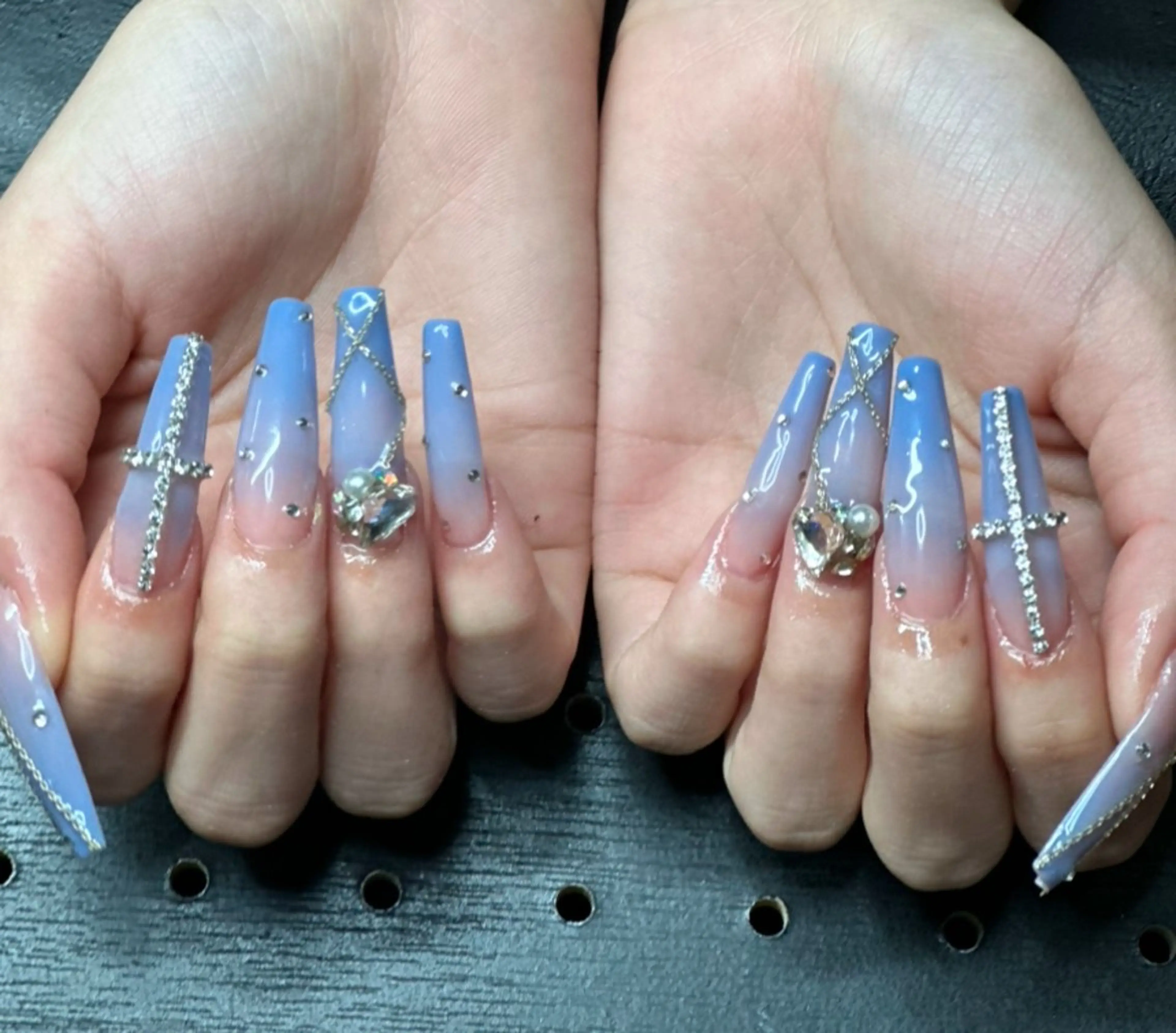 ネイル シャインネイル所属・伊藤 くるみのネイルデザイン