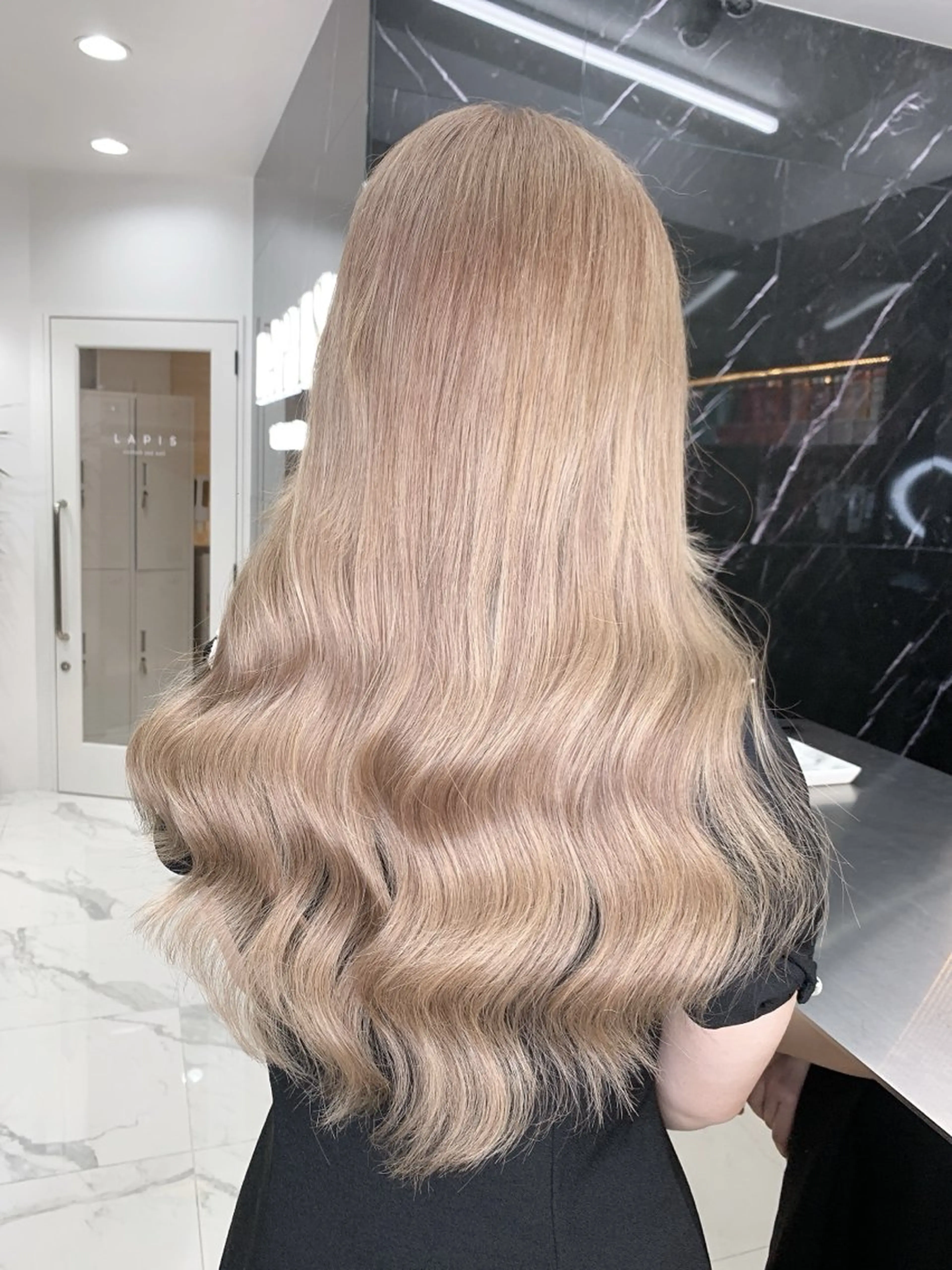 セミロング カラー ZYNX所属・MAHIRO/複雑 履歴/ハイトーンのヘアスタイル