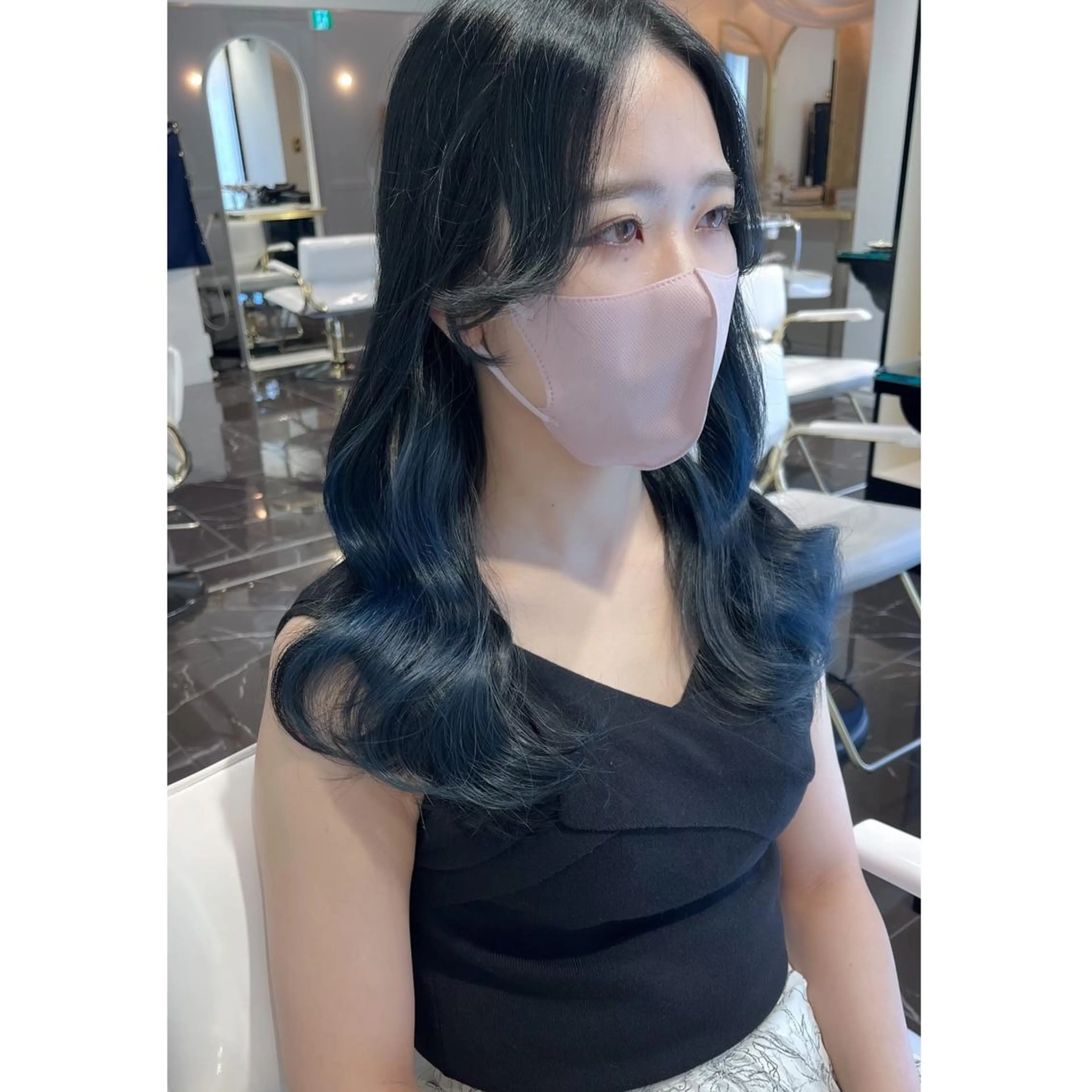 セミロング カラー ブリーチ ヘアカラー LOTTA CUCCI所属・miyu /トレンド カラー×艶髪のヘアスタイル