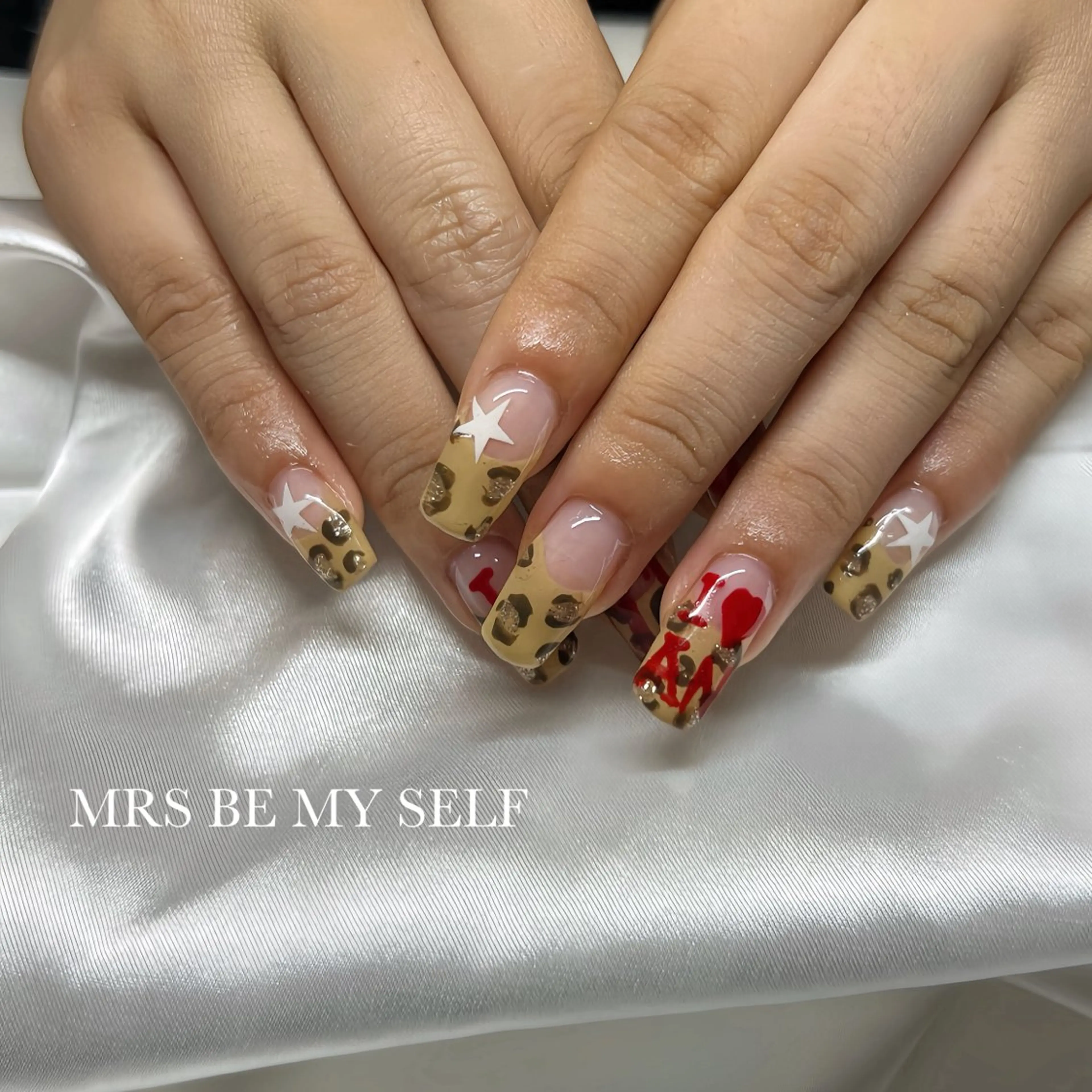 ネイル アニマル柄 フレンチネイル 持ち込み ハンドネイル MRS/ miyu🎀のネイルデザイン