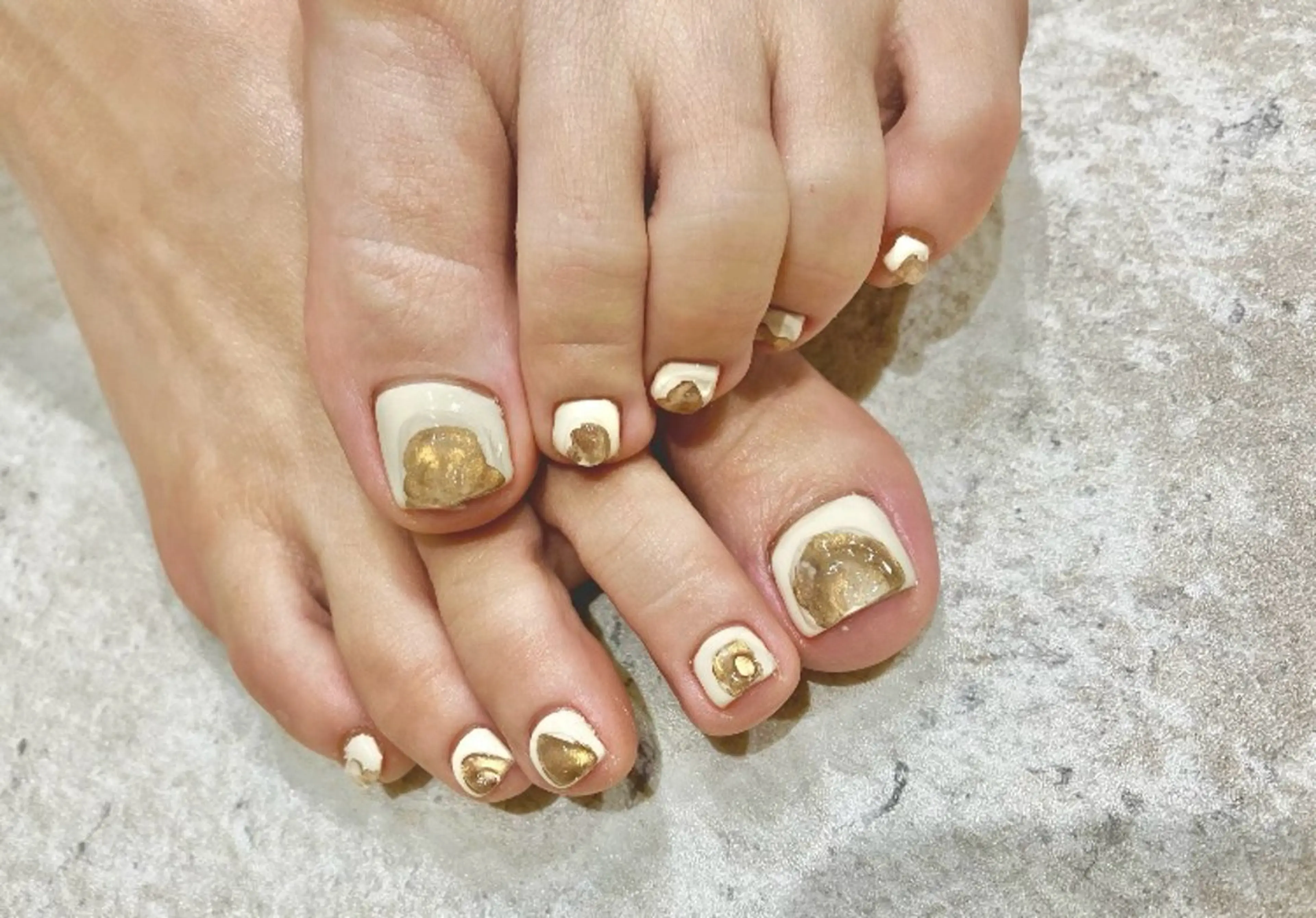 ネイル フットネイル ゴールド COCO Nail　光が丘駅近のネイルデザイン