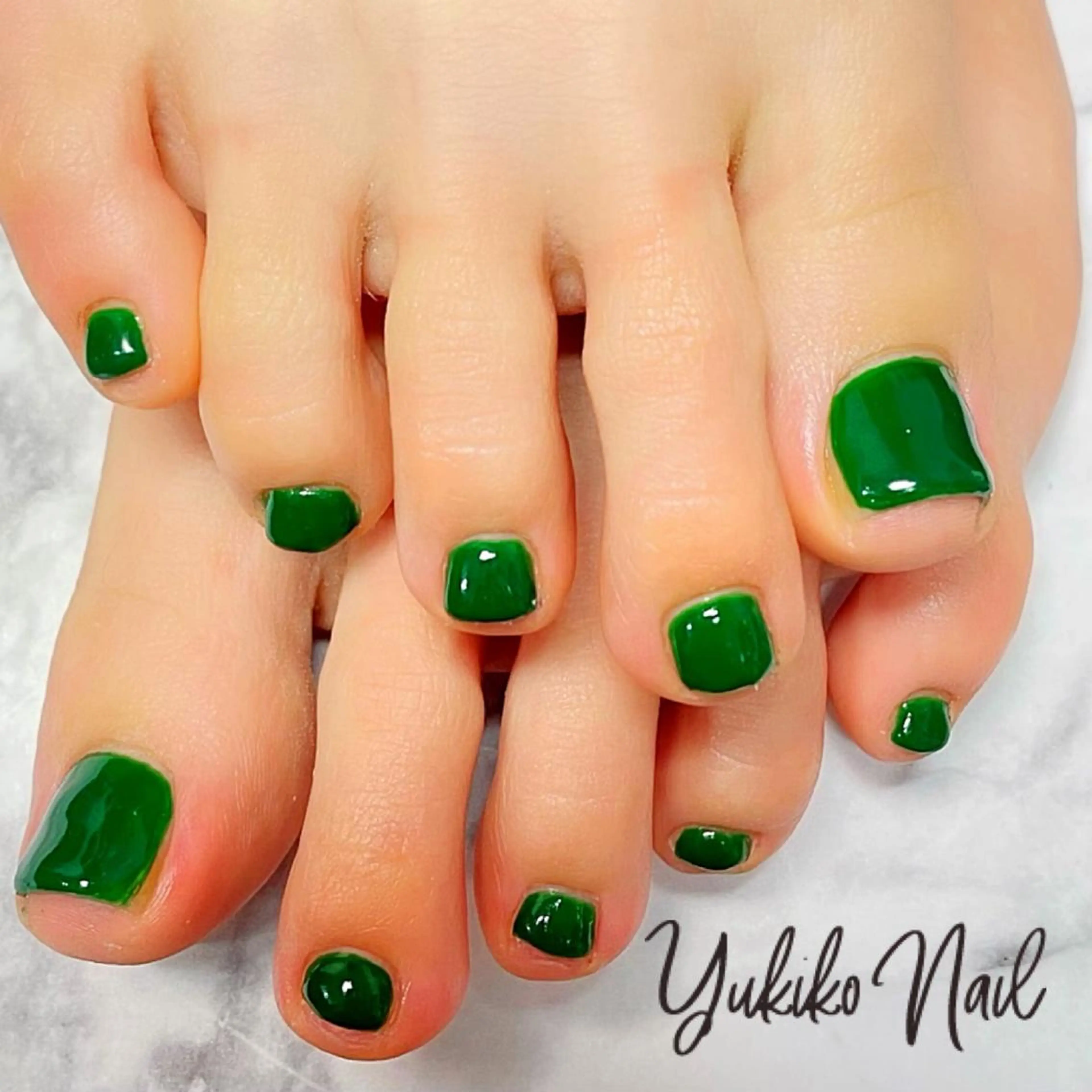 ネイル フットネイル グリーン ワンカラーネイル フットネイル ユキコ ネイルのネイルデザイン