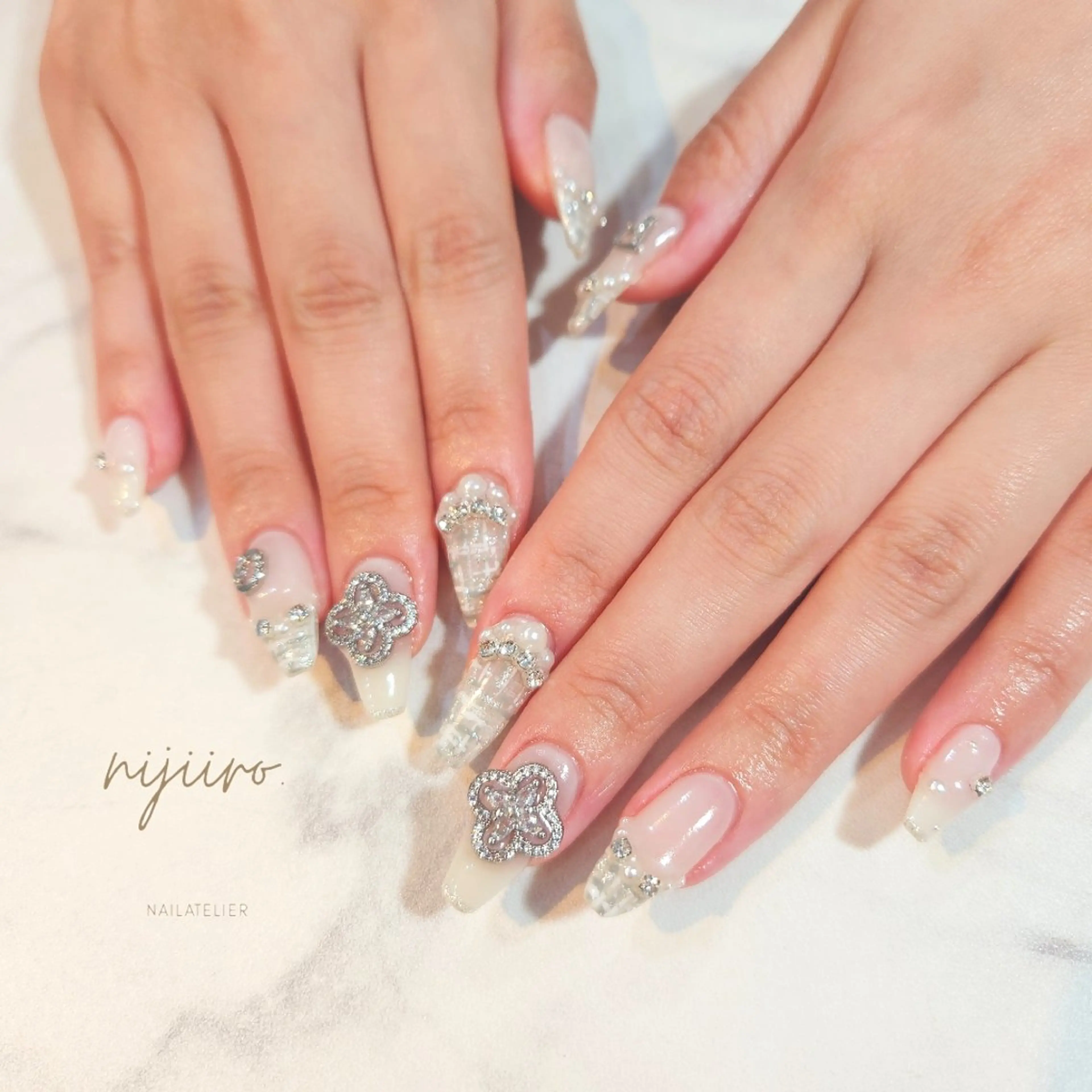 ネイル ハンドネイル nailatelier nijiiro.所属・nijiiro🌈 サトウのネイルデザイン