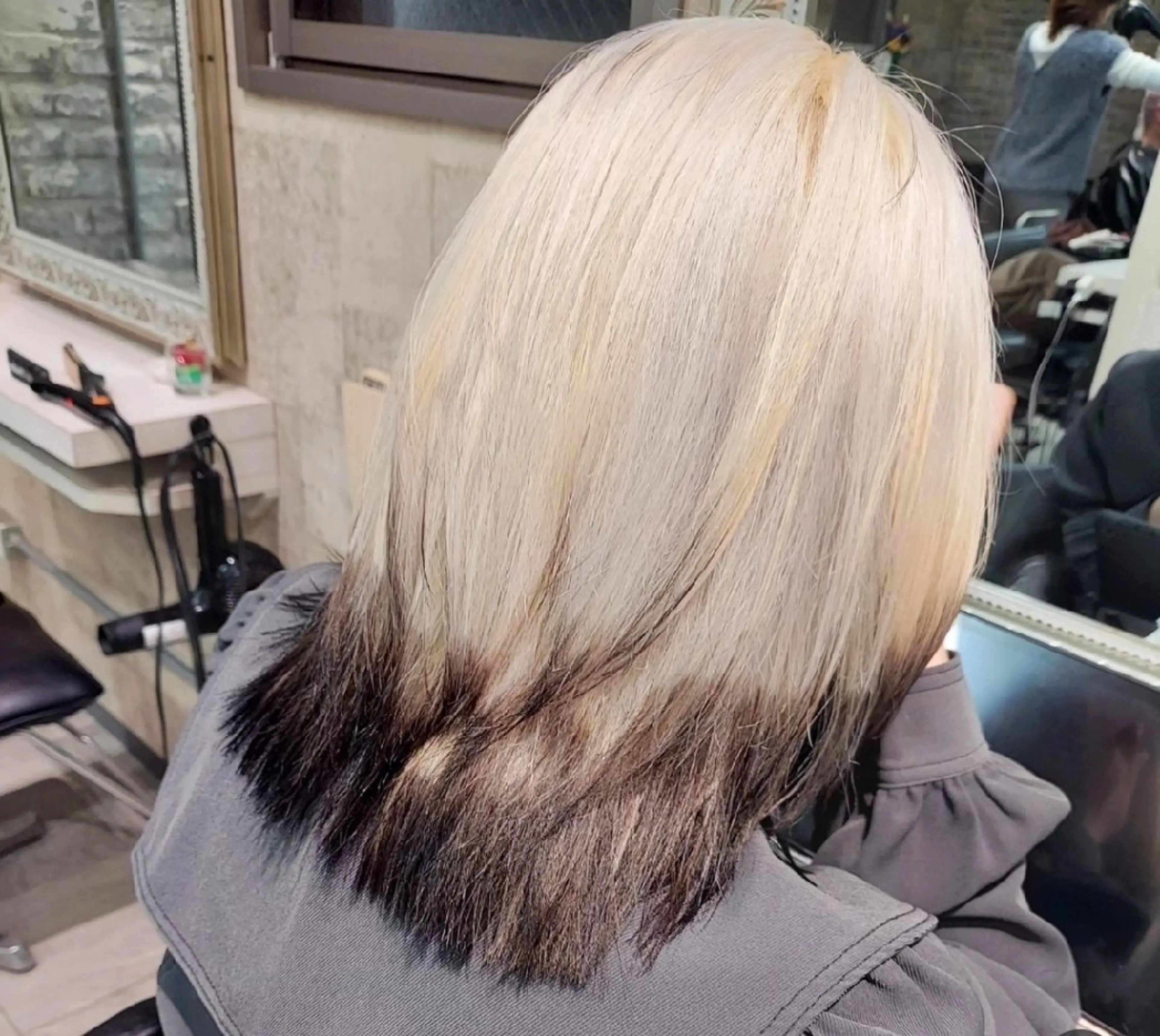 セミロング カラー ヘアカラー トリートメント grow上野御徒町【グロウ】所属・ブリーチ・ハイトーン 特化🎉内山のヘアスタイル