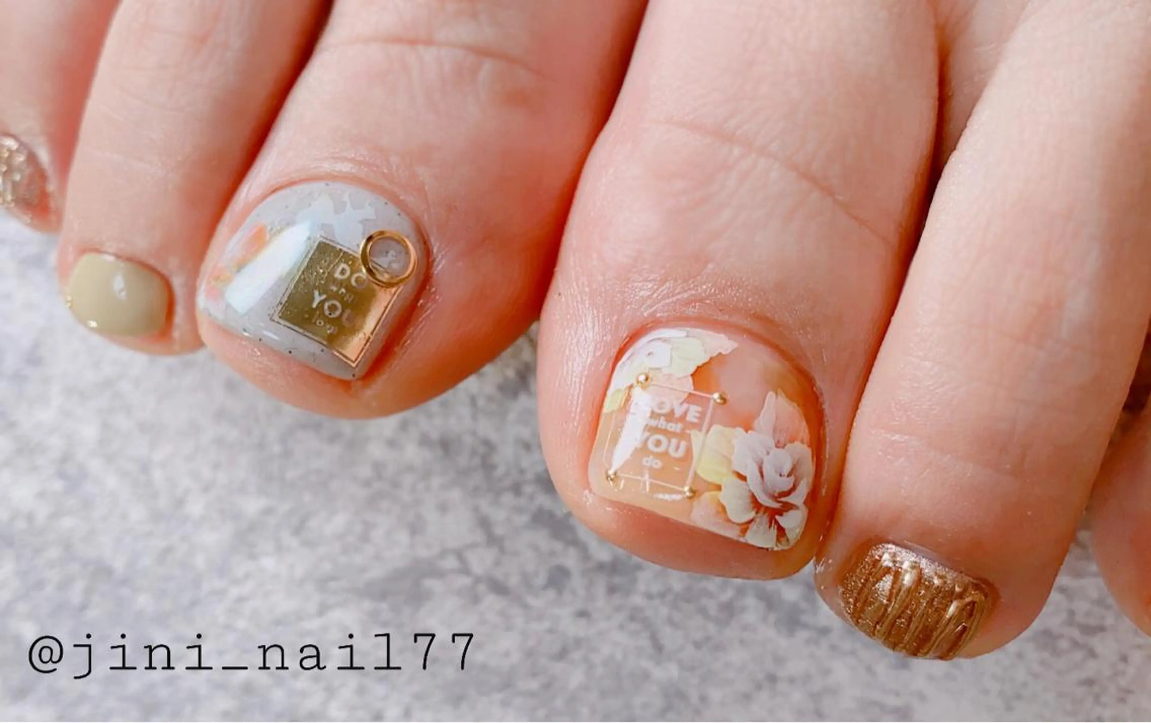 ネイル フットネイル JINI NAIL所属・ジニ ネイルのネイルデザイン