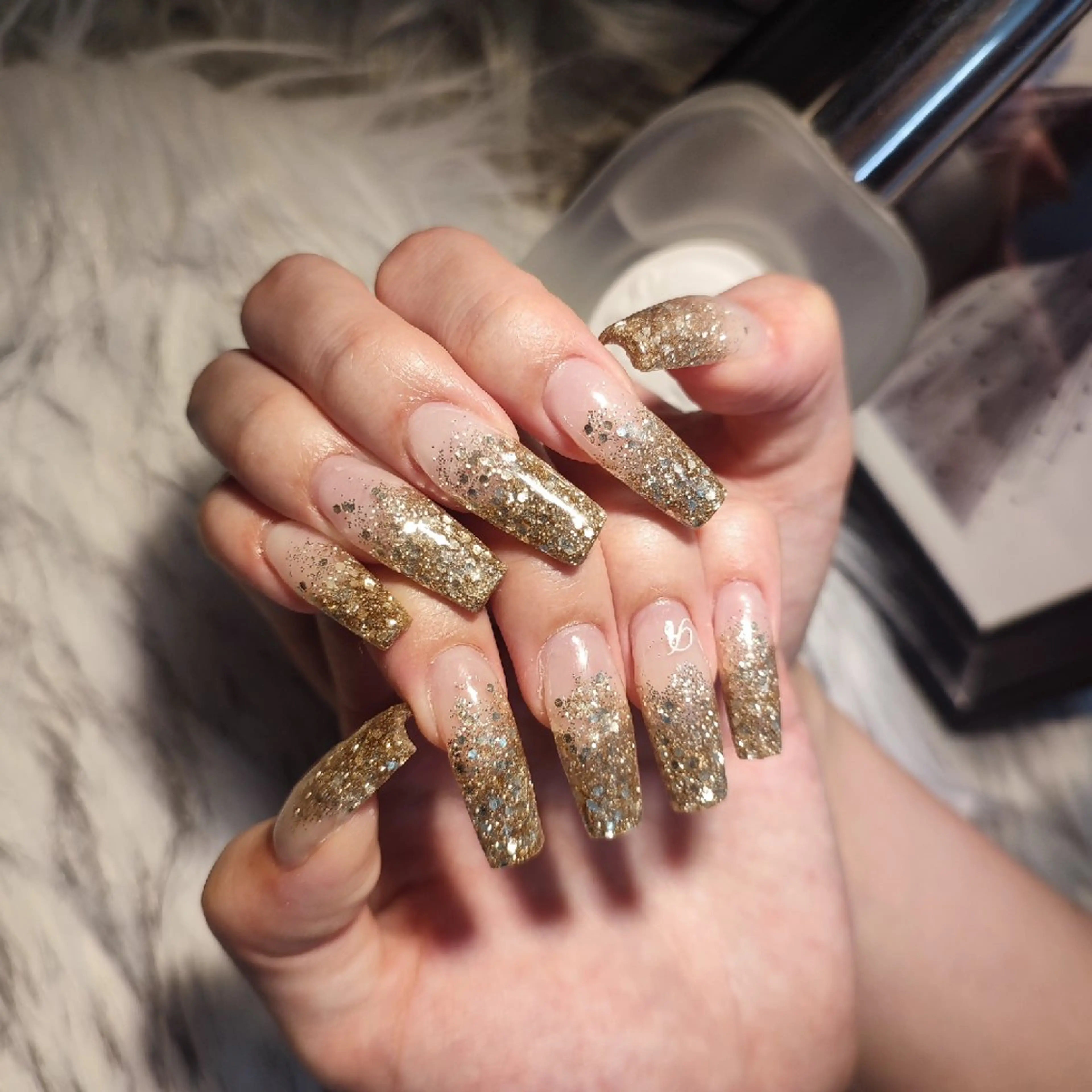 ネイル ハンドネイル RUNWAY 　　の眉毛・アイブロウイメージ