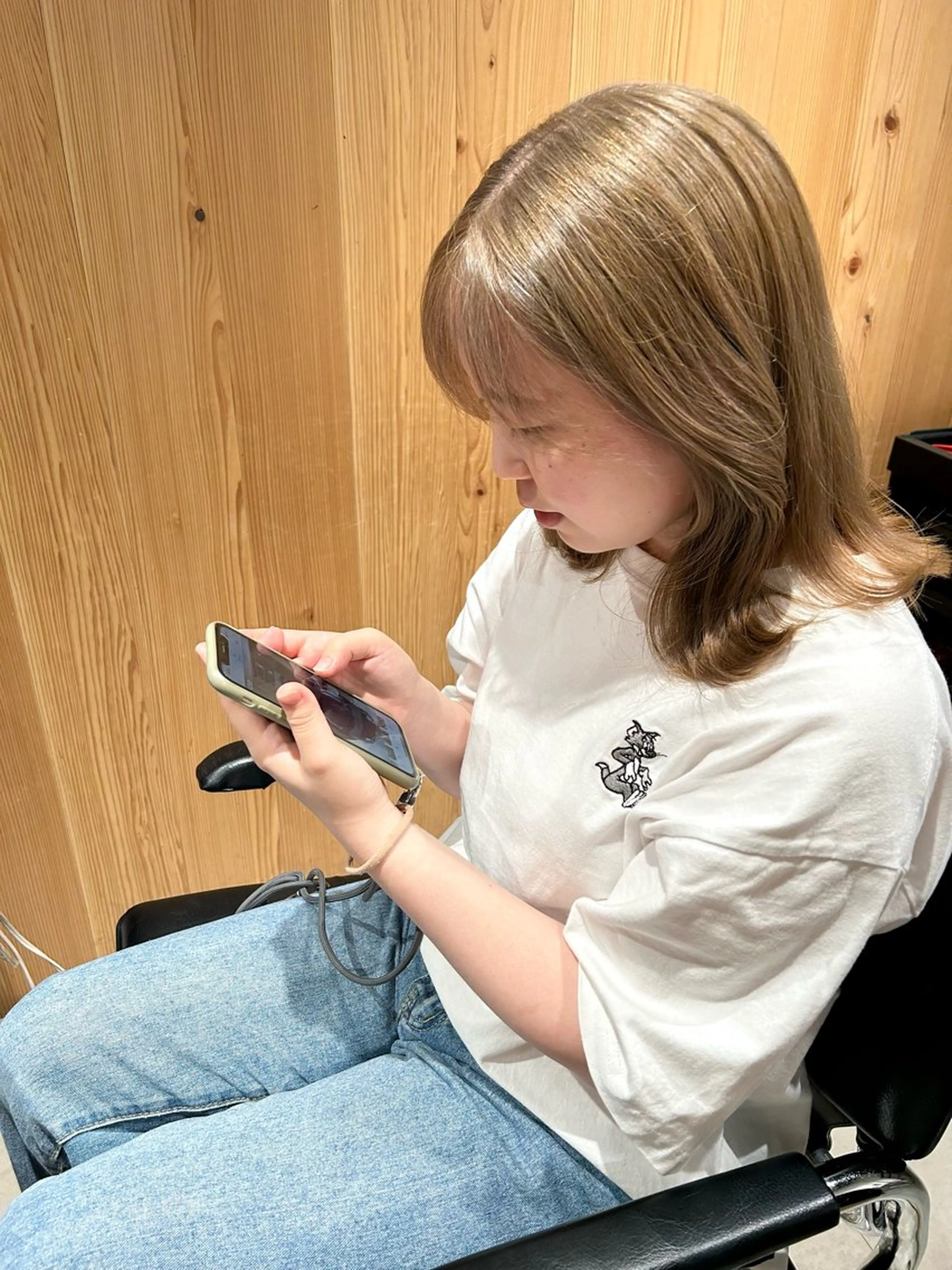 セミロング カラー ベージュカラー ブリーチ ミルクティーベージュ ヘアカラー ヘッドスパ GO TODAY  SHAIRE  SALON   渋谷モディ所属・スキバサミを使わない カット🌼唯🌼のヘアスタイル