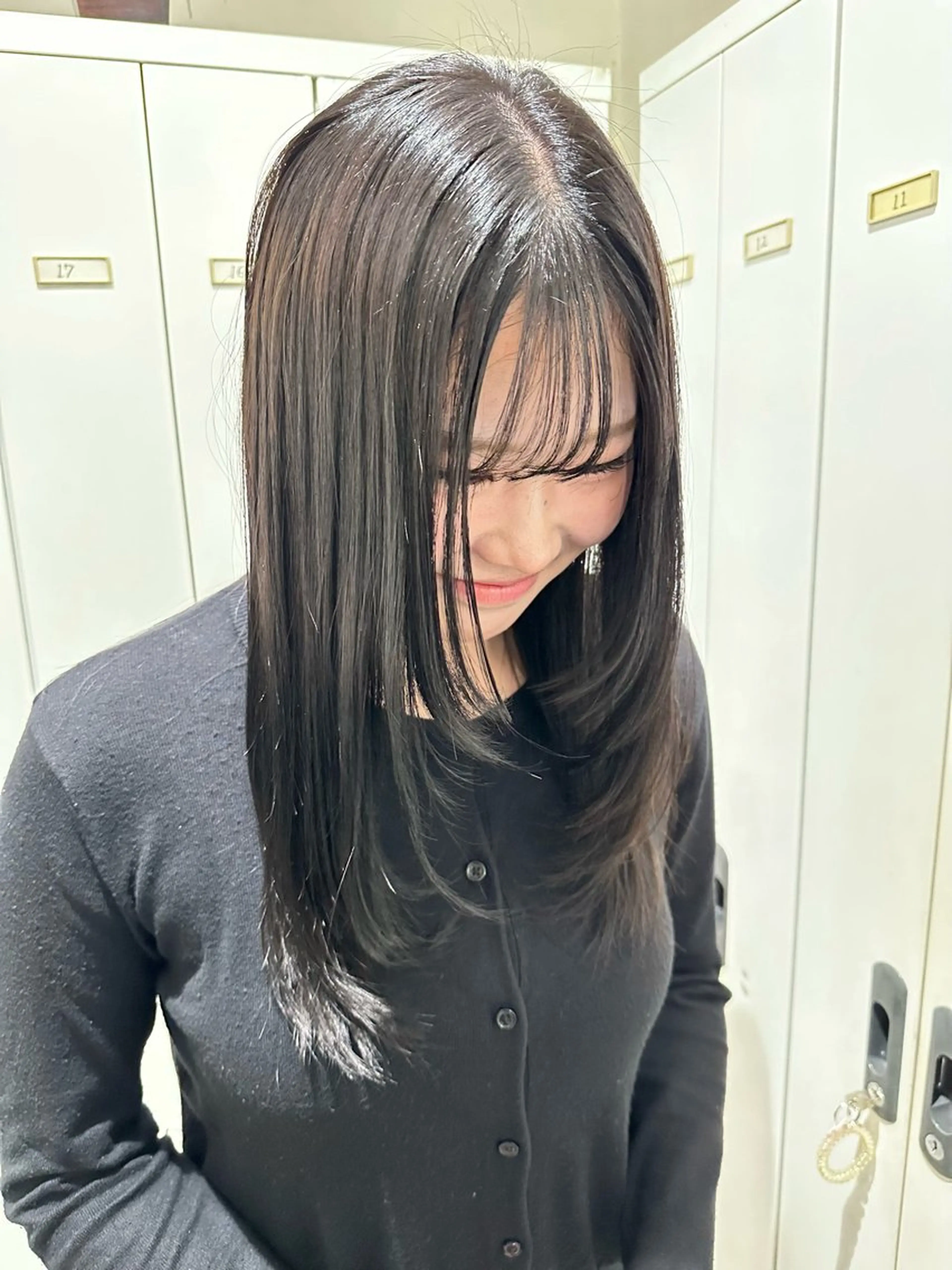 ロング レイヤーカット カット ヘアカラー 艶カラー/縮毛矯正/ ブリーチカラー/みなのヘアスタイル