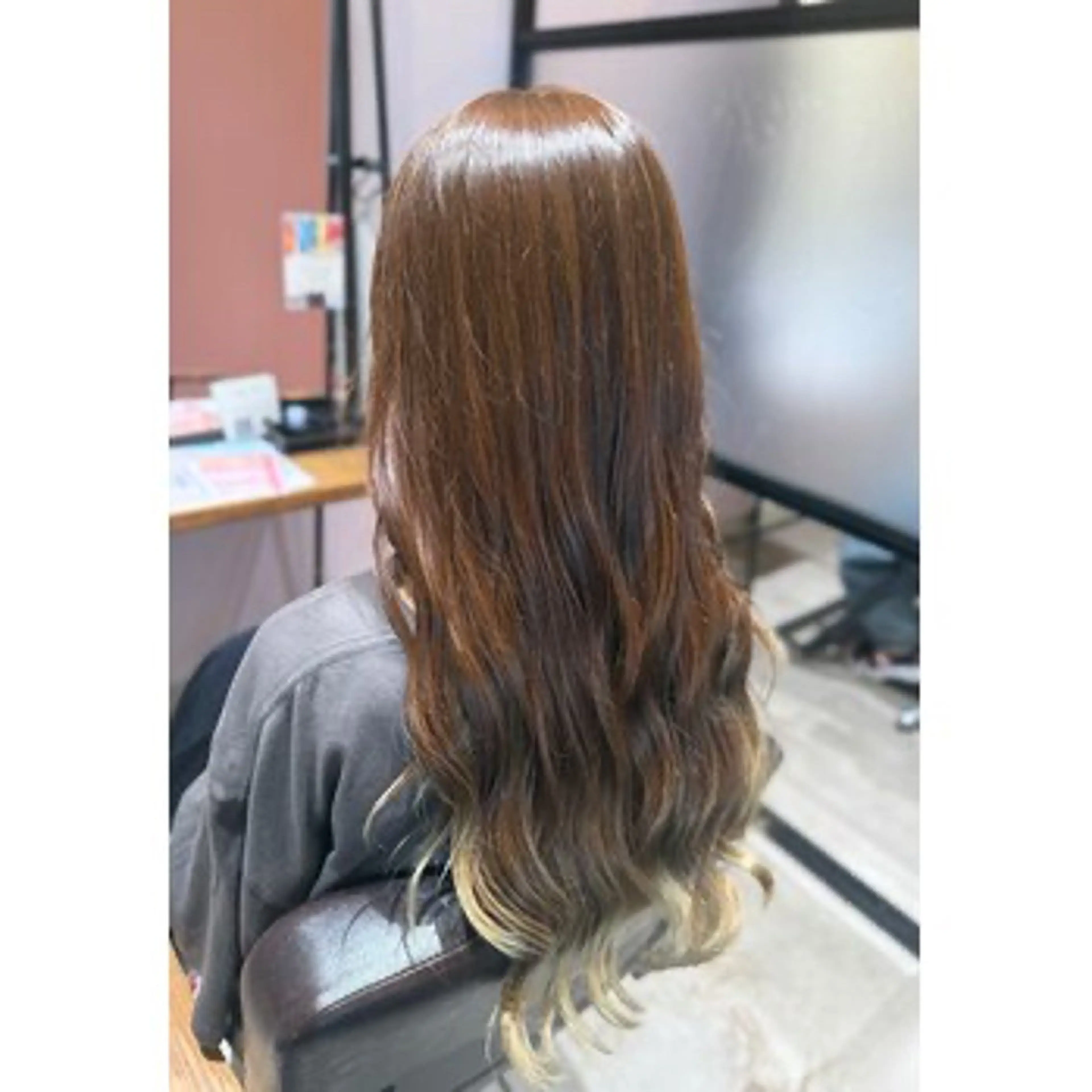 カラー 西原 愛紗のヘアスタイル