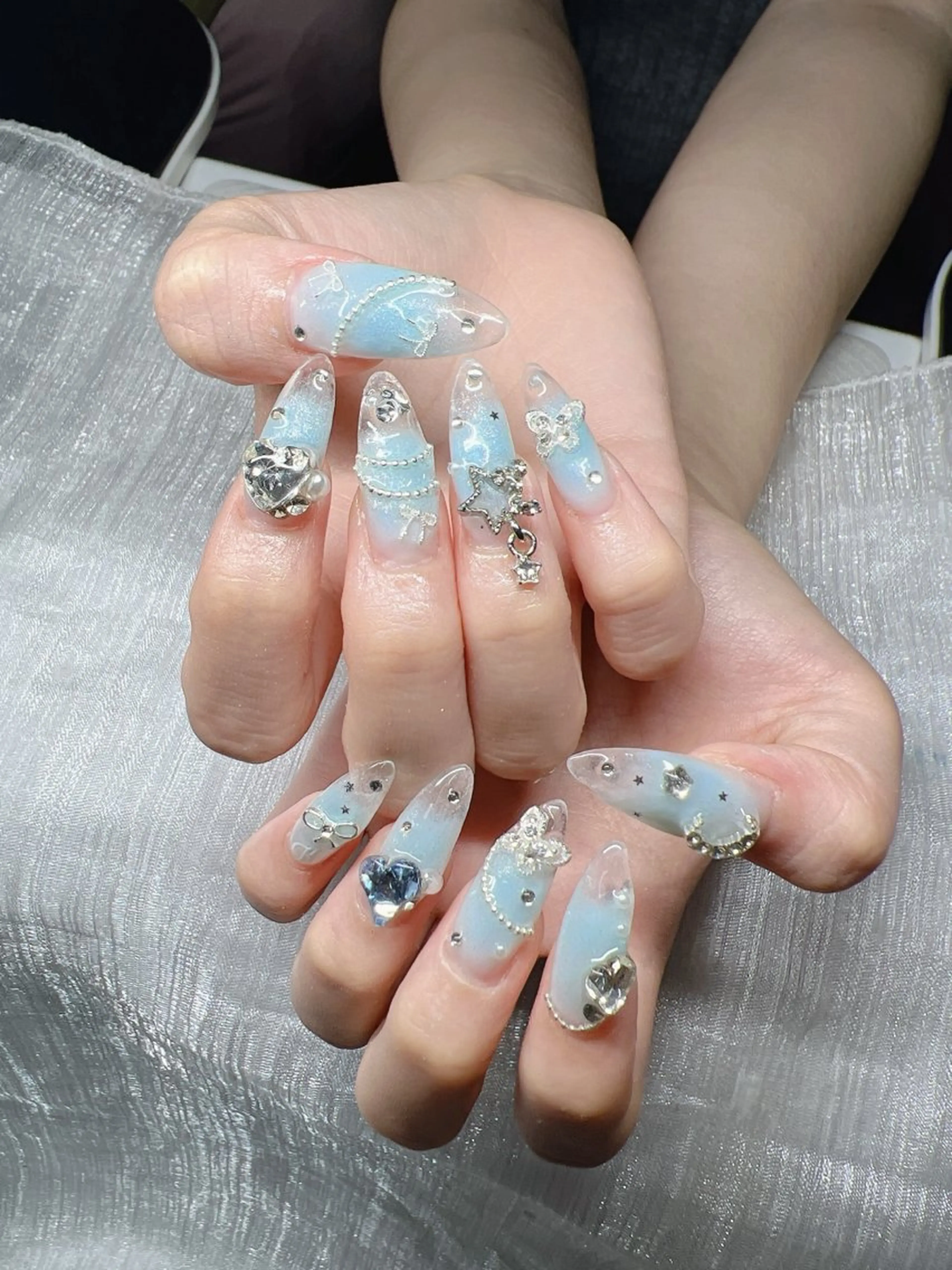 ネイル 長さ出し グラデーション 卒業式 キラキラネイル マグネットネイル ハンドネイル Lee Nailsのネイルデザイン