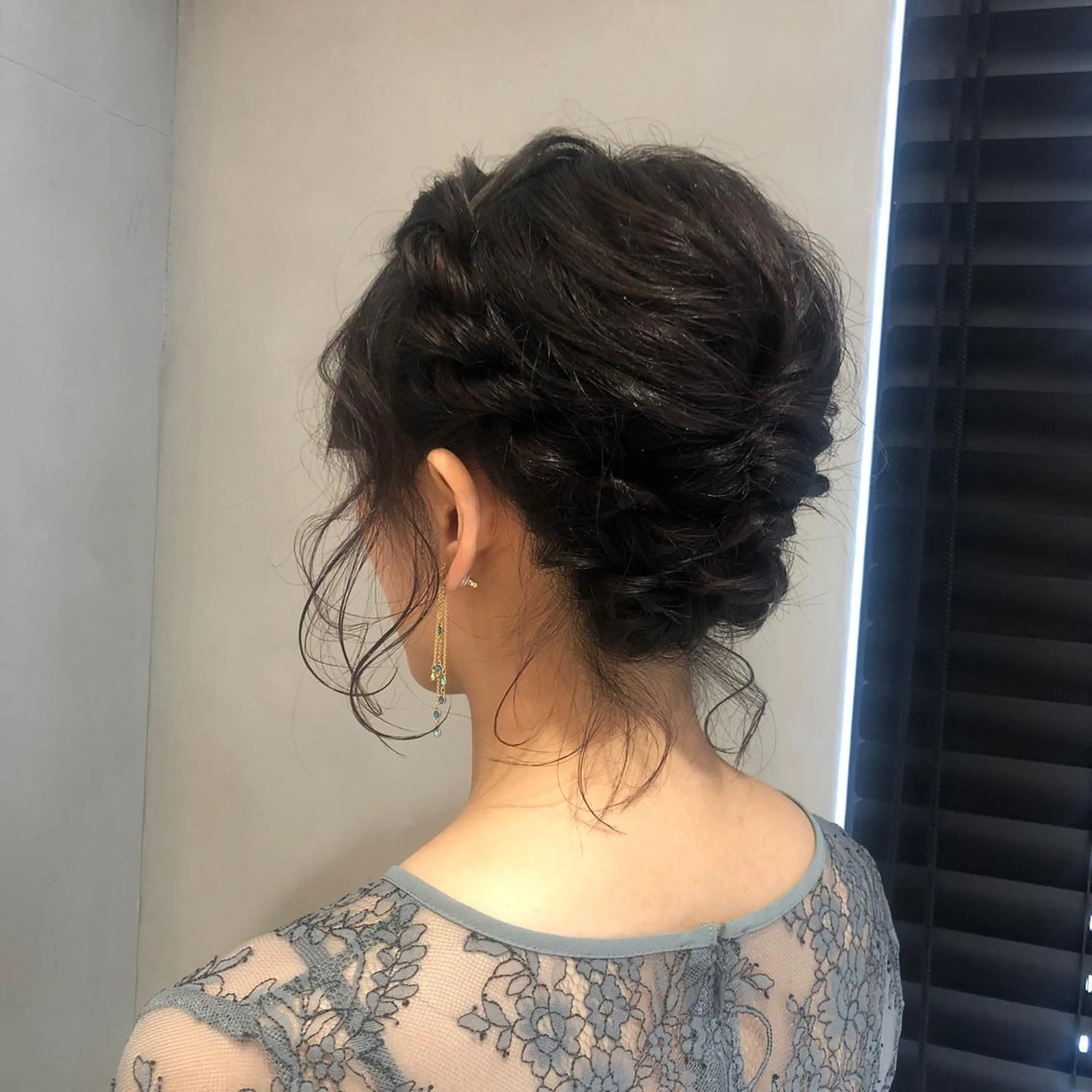 ミディアム ヘアアレンジ 結婚式・ブライダル ボブ カジュアルを女っぽく 𝗮𝘆𝗮𝗰𝗼のヘアスタイル