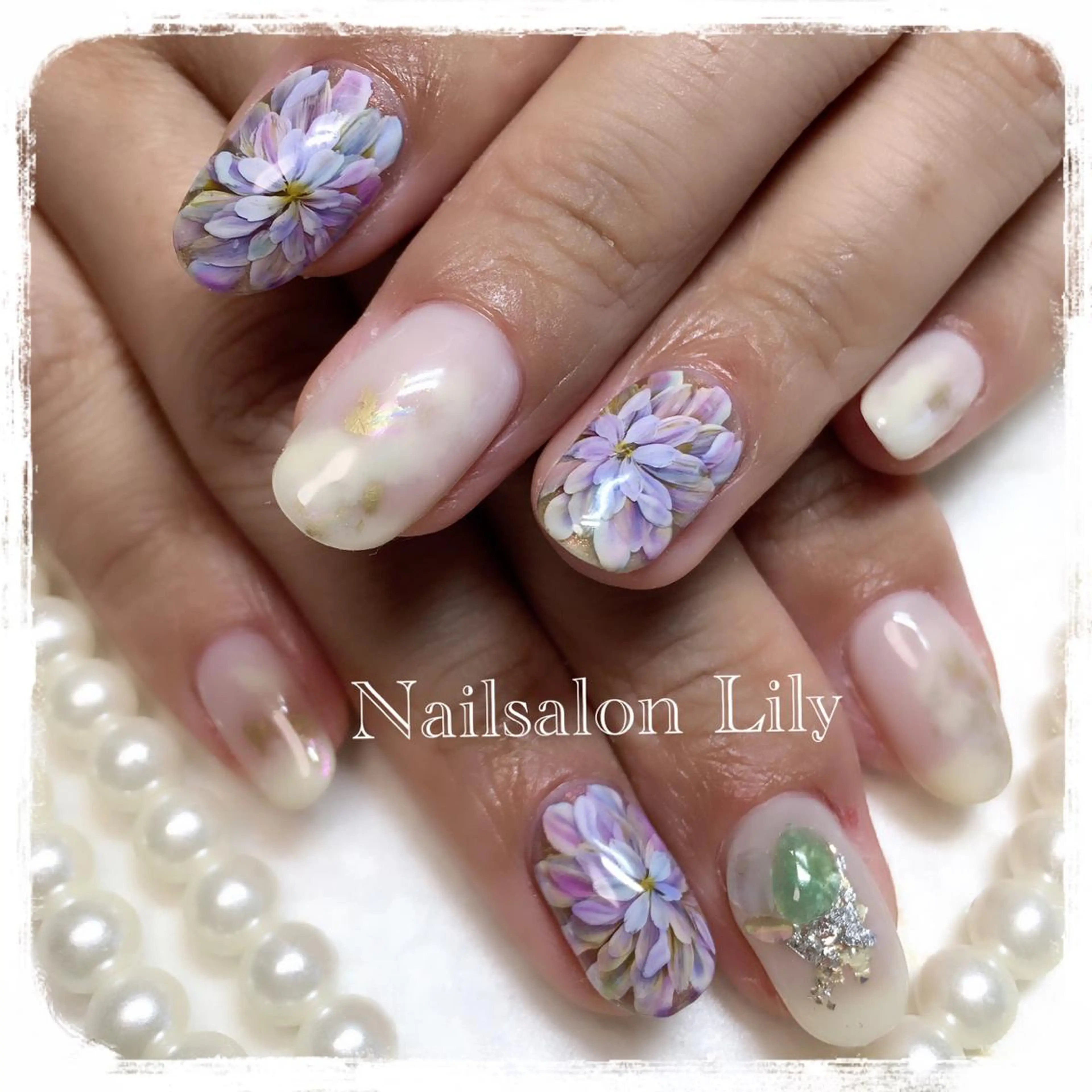 ネイル フラワーネイル Nailsalon Lilyのネイルデザイン