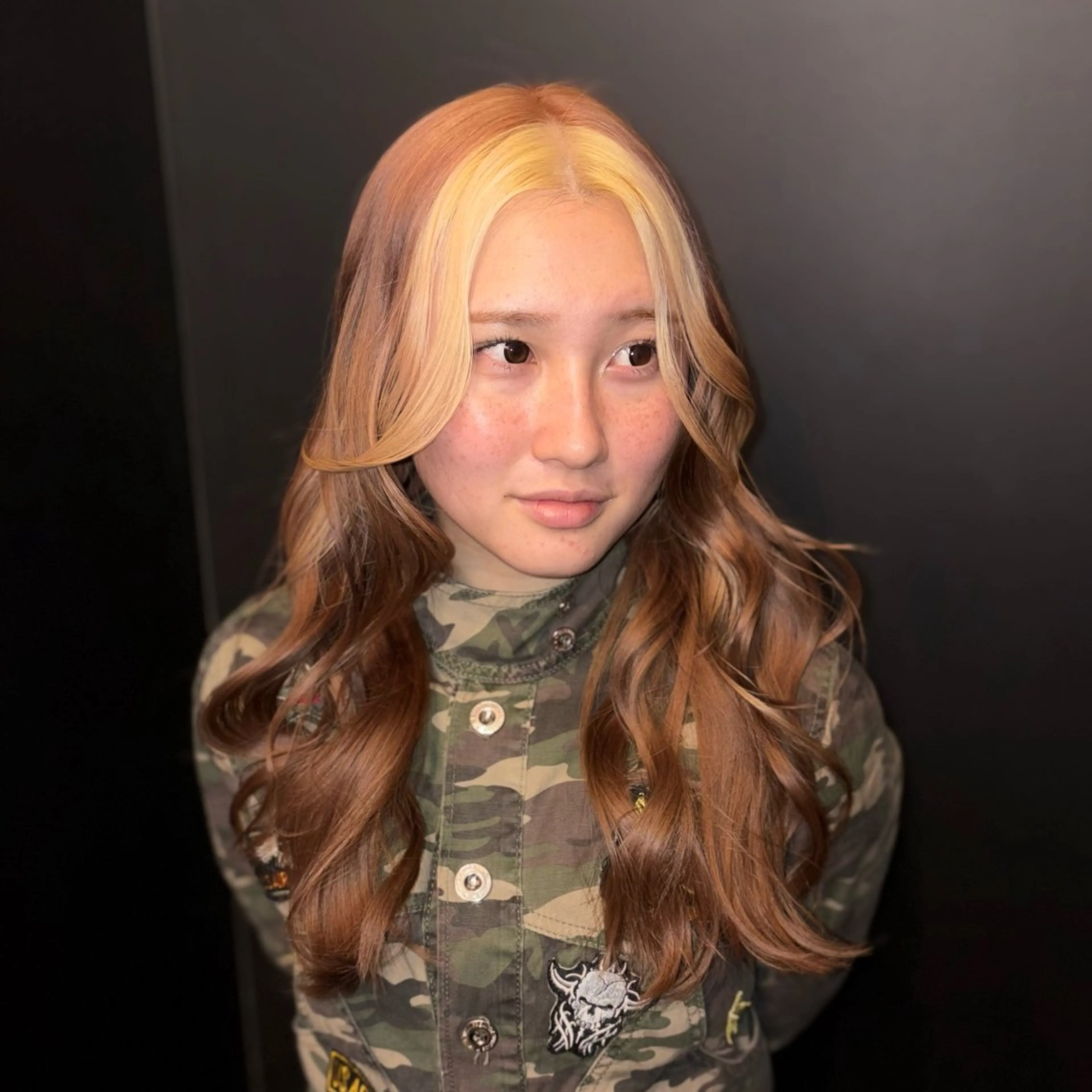 ロング カラー ミストバング ベージュカラー ブラウンカラー デザインカラー  フェイスフレーミング ヘアカラー トリートメント ハイトーン×デザイン 🪽🫧HIKARIのヘアスタイル