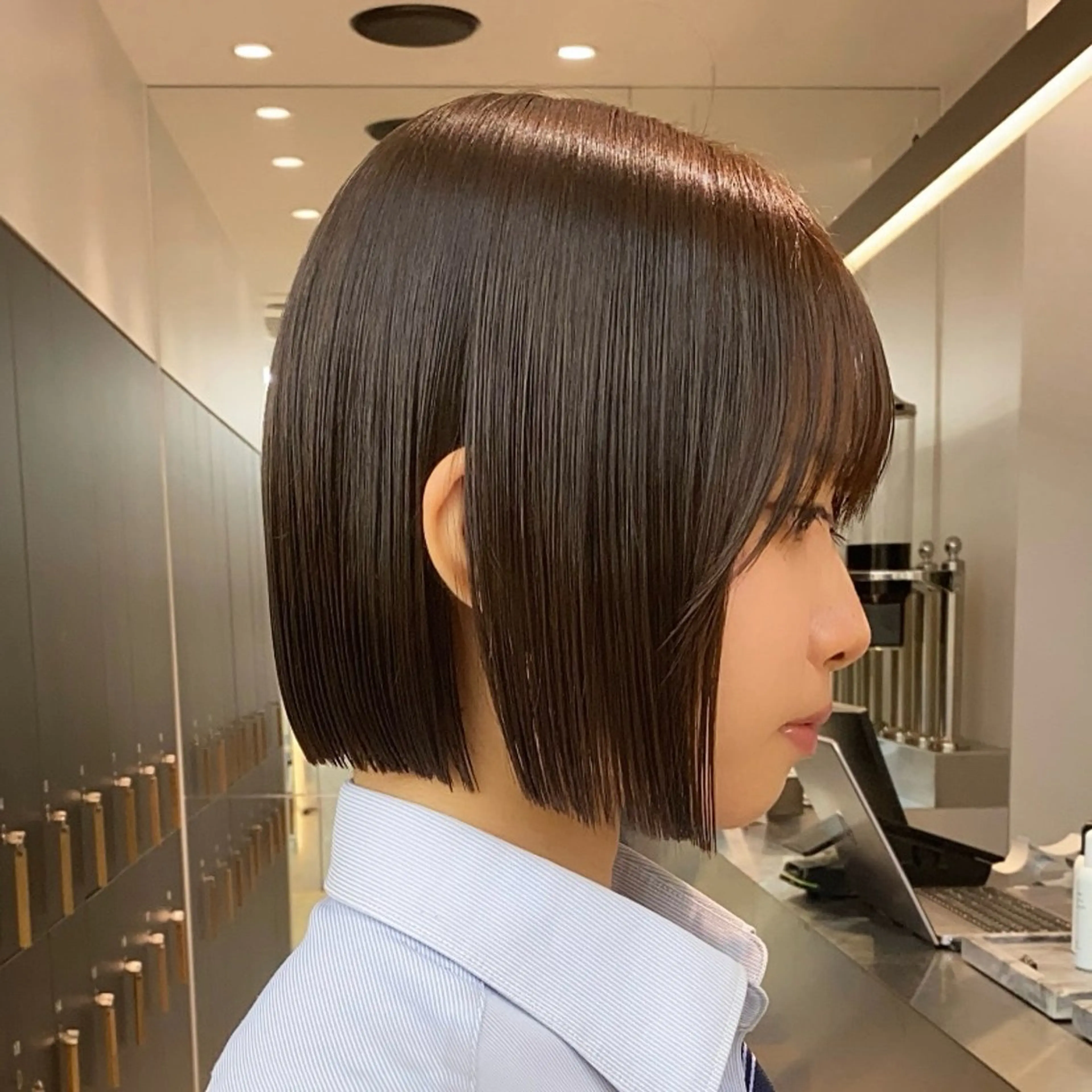 ショート カラー 切りっぱなしボブ ボブ 縮毛矯正 ボブ縮毛矯正 韓国レイヤーRINAのヘアスタイル