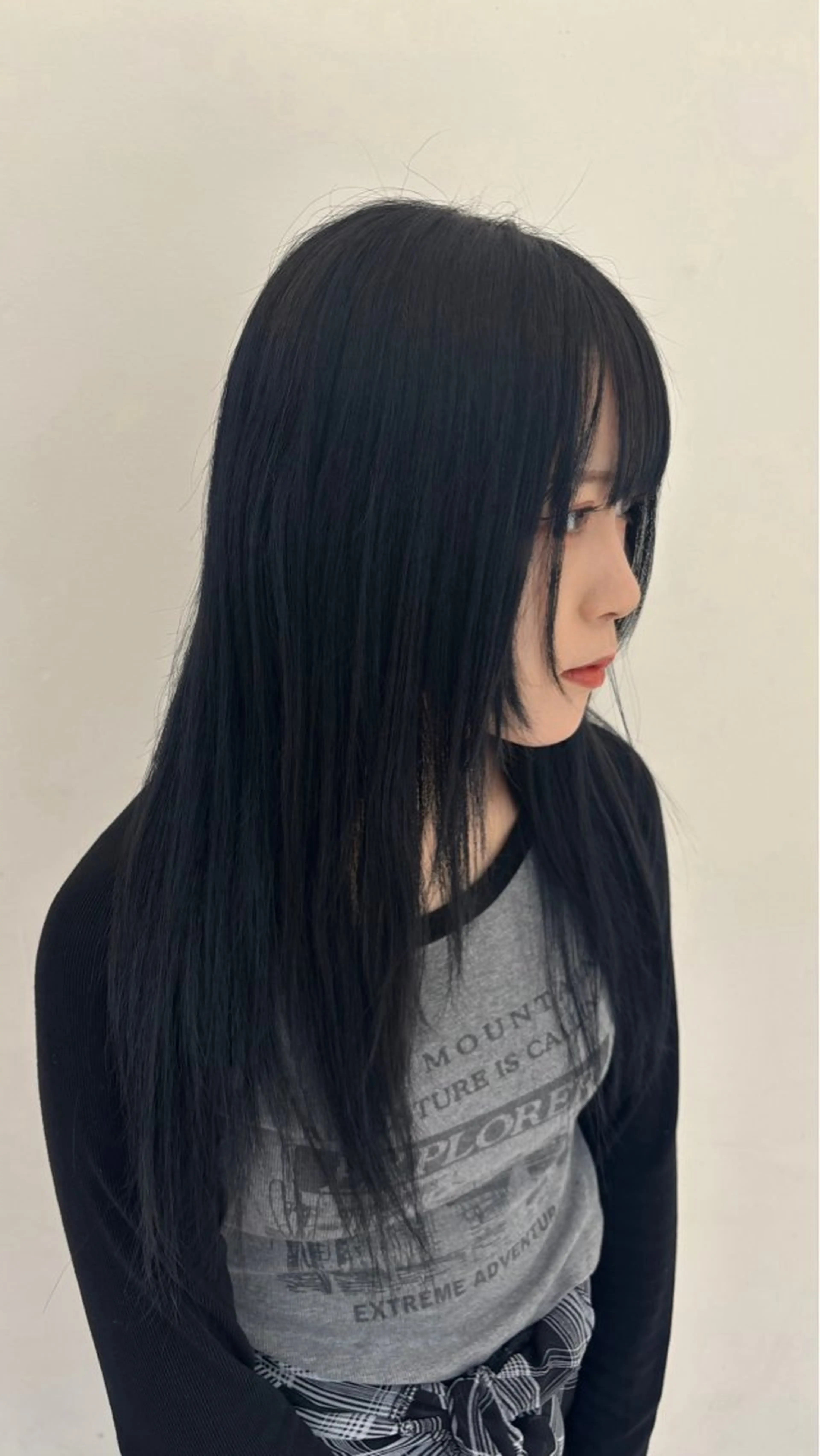 カラー ブルーカラー ネイビーカラー ヘアカラー 衛藤 知寿のヘアスタイル