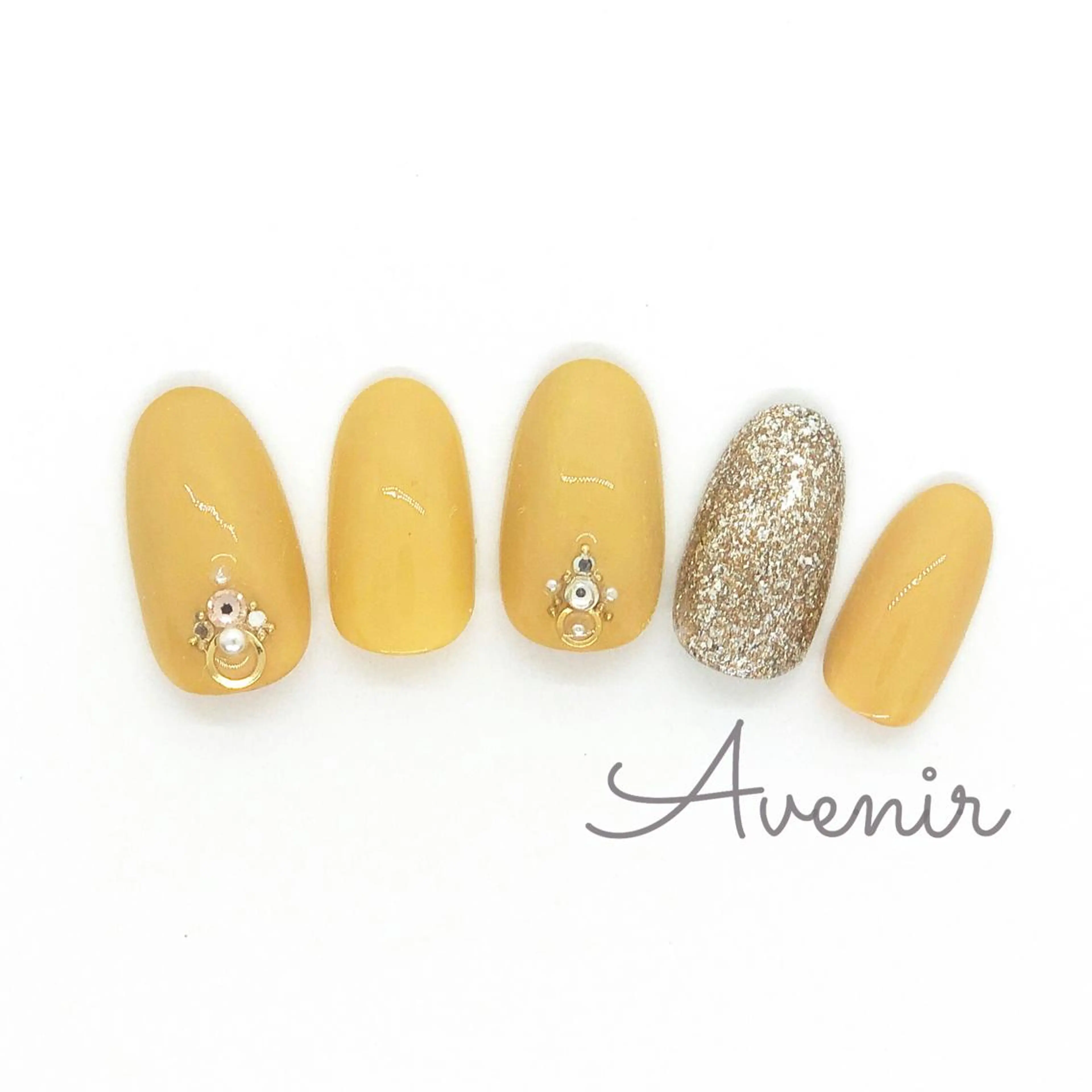 ネイル マツエク・マツパ ハンドネイル Avenir 表参道 nail＆eye予約のネイルデザイン