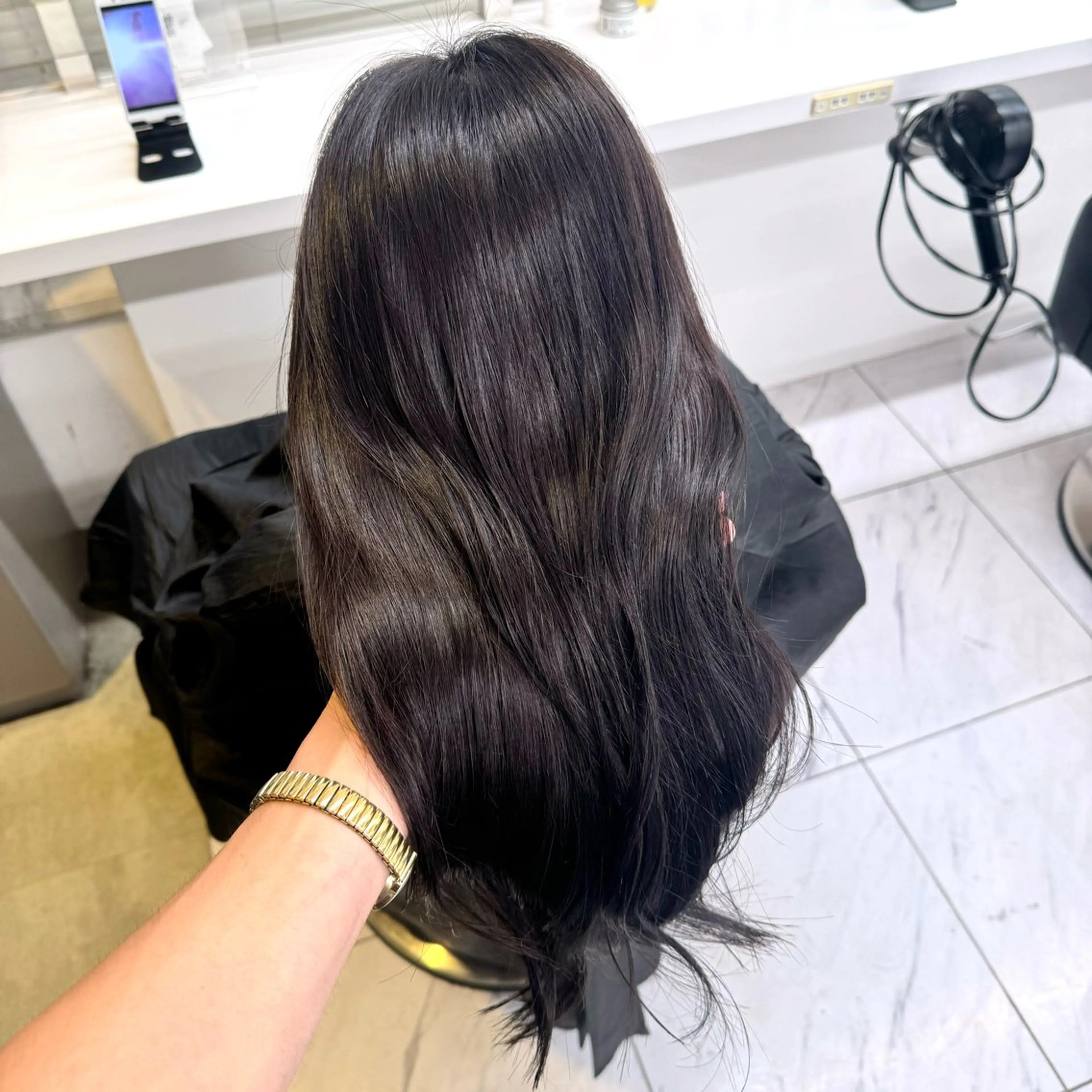 セミロング カラー ヘアアレンジ レイヤーカット カット ヘアカラー トリートメント ヘッドスパ ヘアセット 顔まわりカット の達人のヘアスタイル