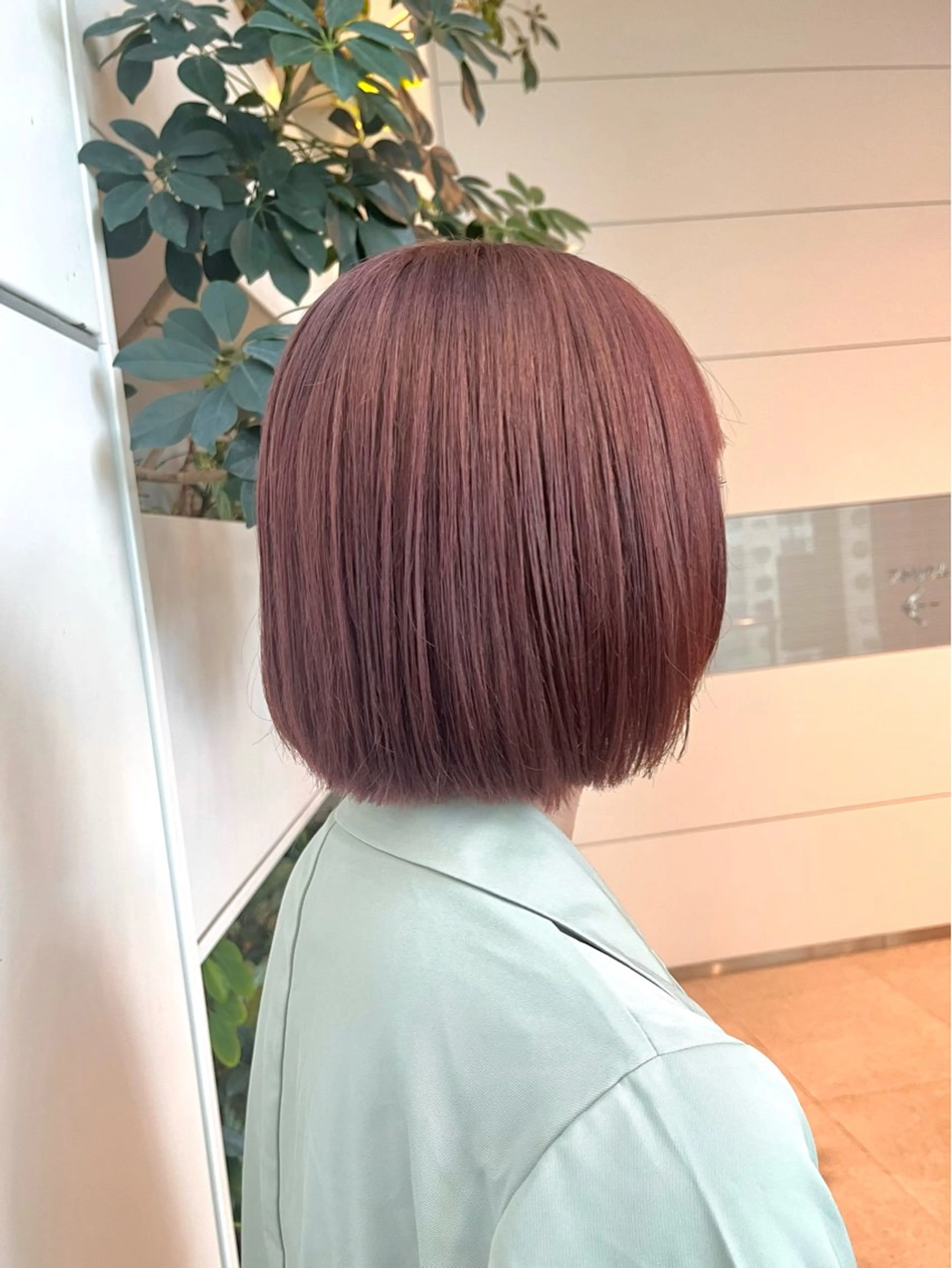 ショート カラー ベージュカラー ブリーチ ピンクカラー ピンクベージュ カット ヘアカラー トリートメント くさかみさき🌼暖色 /耳つぼ/オタク🌼のヘアスタイル