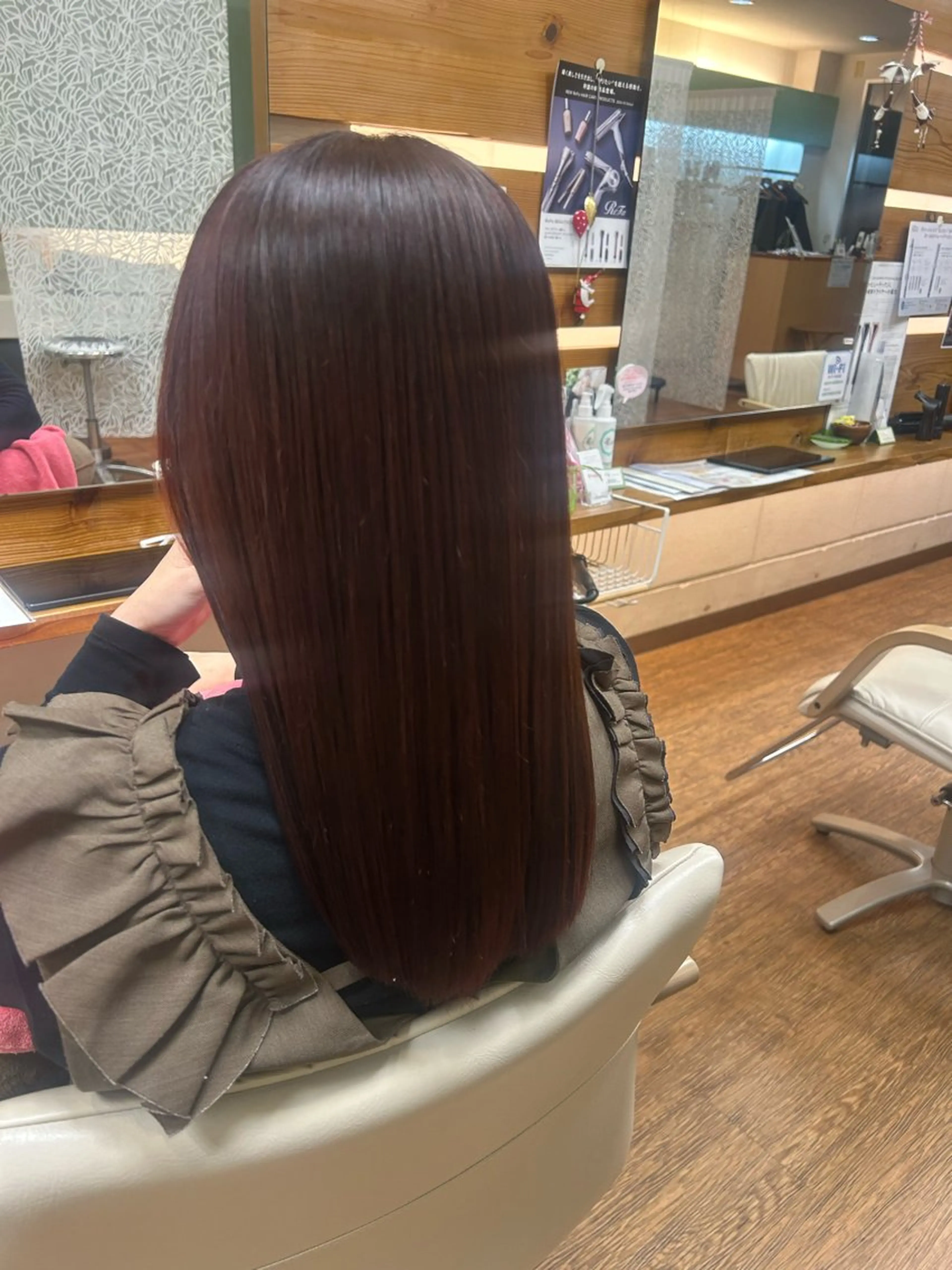 セミロング 神谷 千明のヘアスタイル
