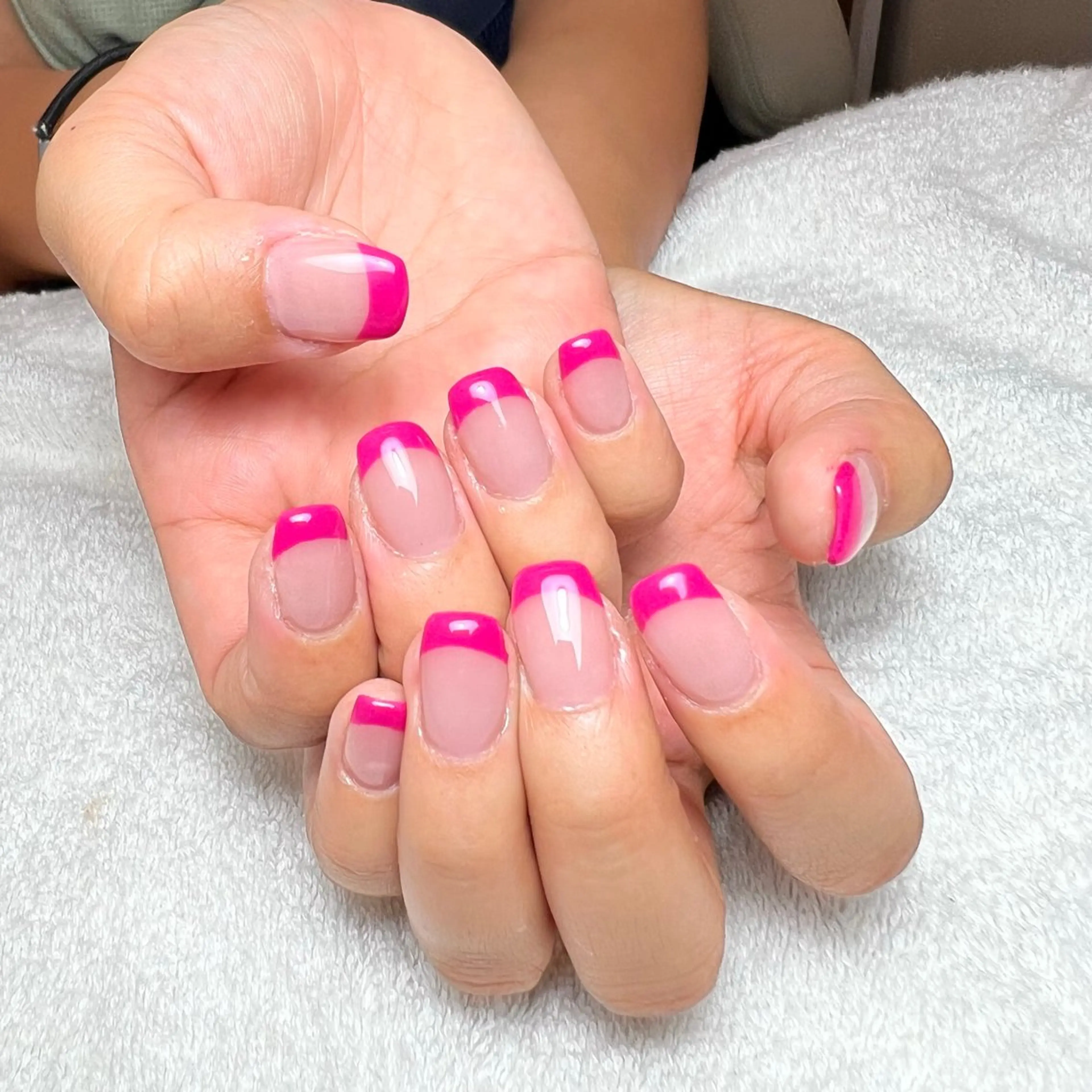 ネイル フレンチネイル ピンク シンプルネイル ハンドネイル COCO+所属・COCO +のエステ・リラクイメージ