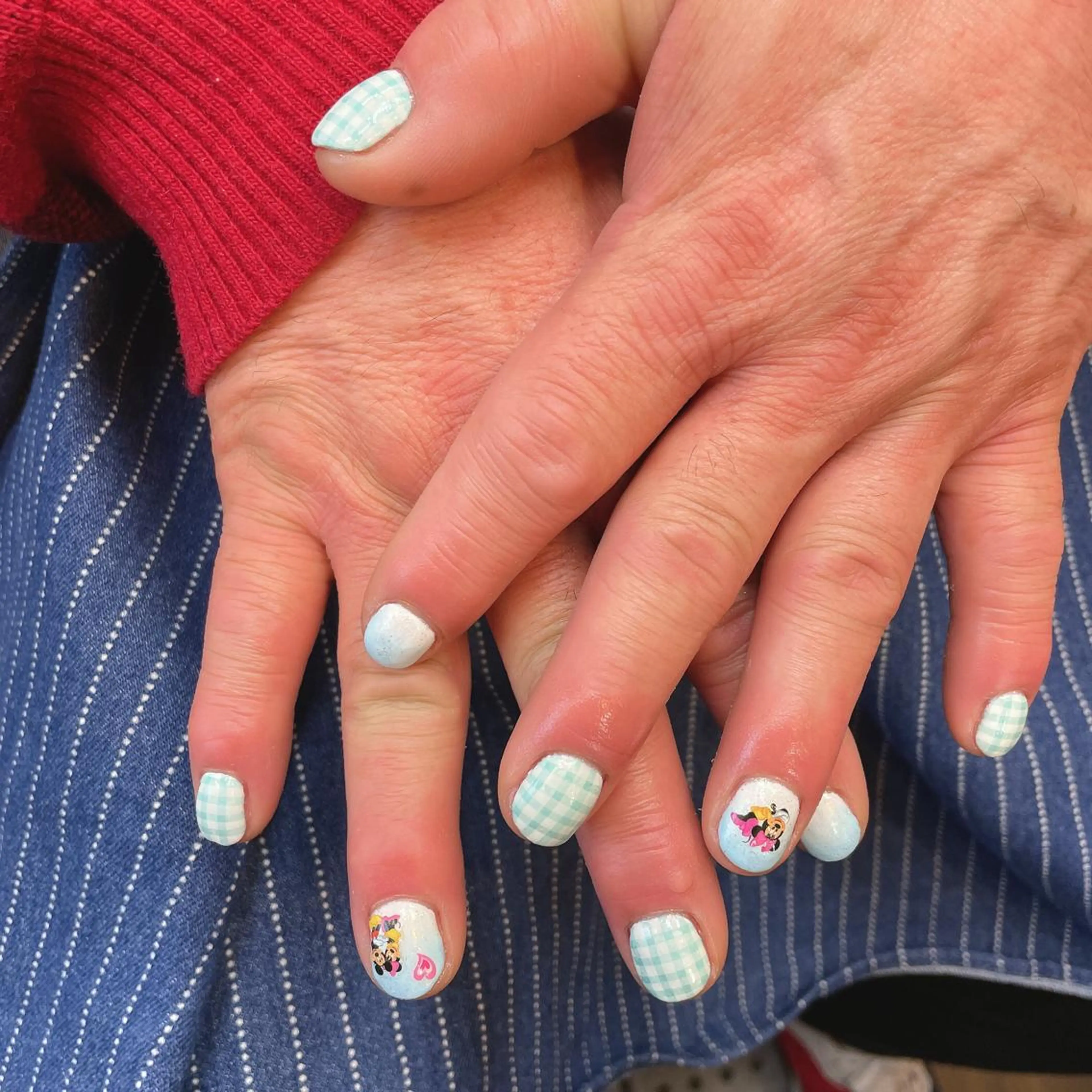 メンズ ネイル 水色 メンズネイル ヘアーサロンSORA所属・ヘアーサロン ＳＯRＡお顔剃りのエステ・リラクイメージ