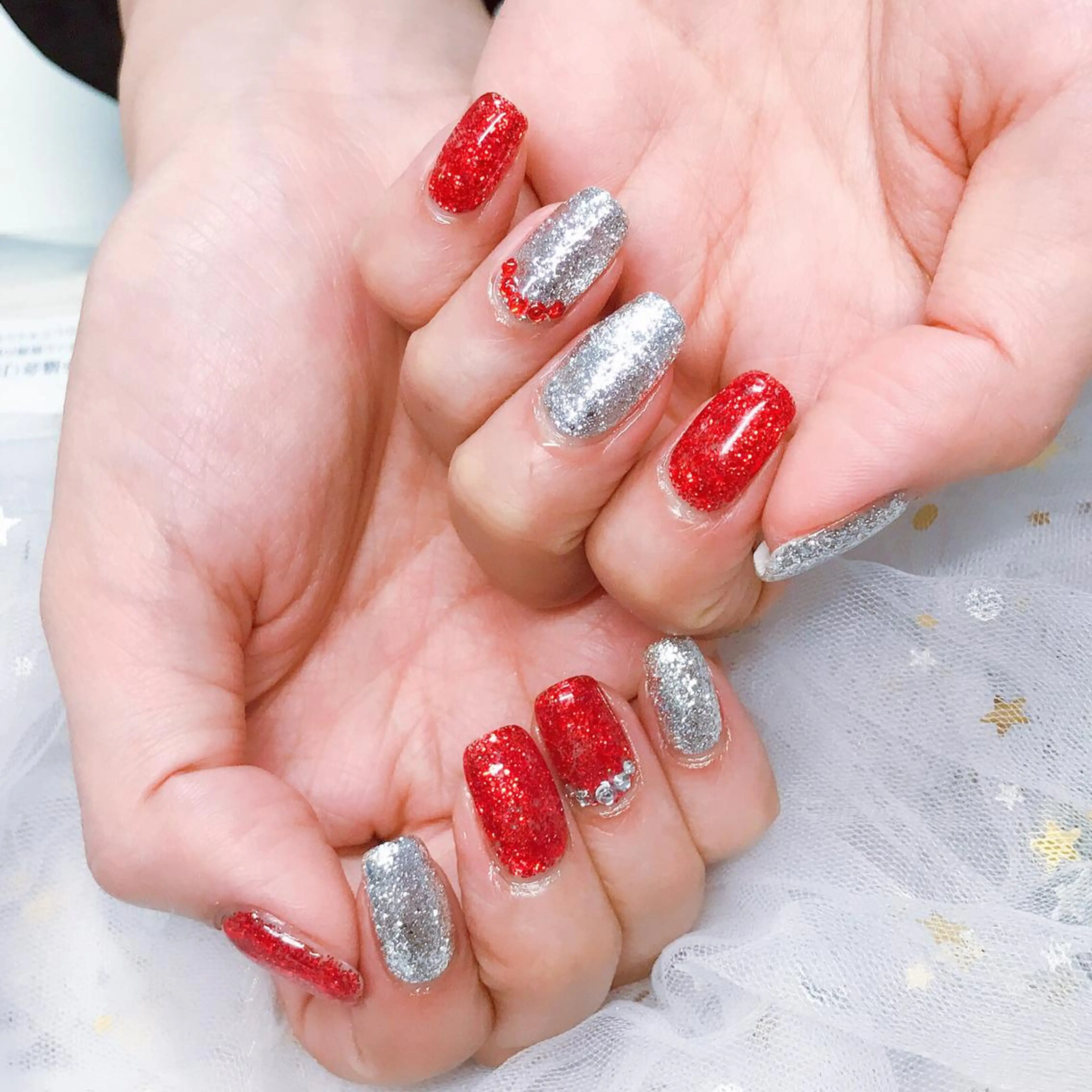 カラー ネイル ストーンネイル Q Free nailsのネイルデザイン