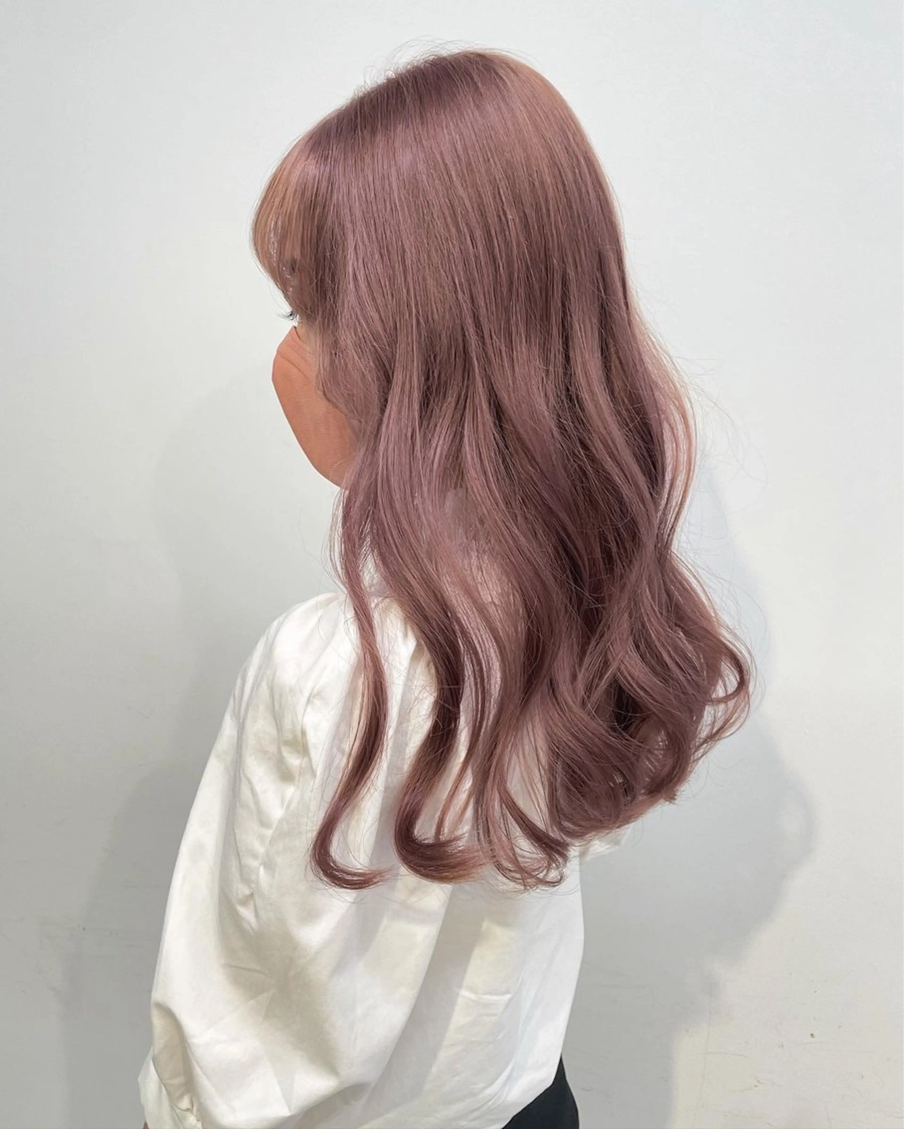 ミディアム ヘアカラー トリートメント サロウィン新宿三丁目East所属・💕冬モテ×上品色気 モテヘア💕山田航介のヘアスタイル