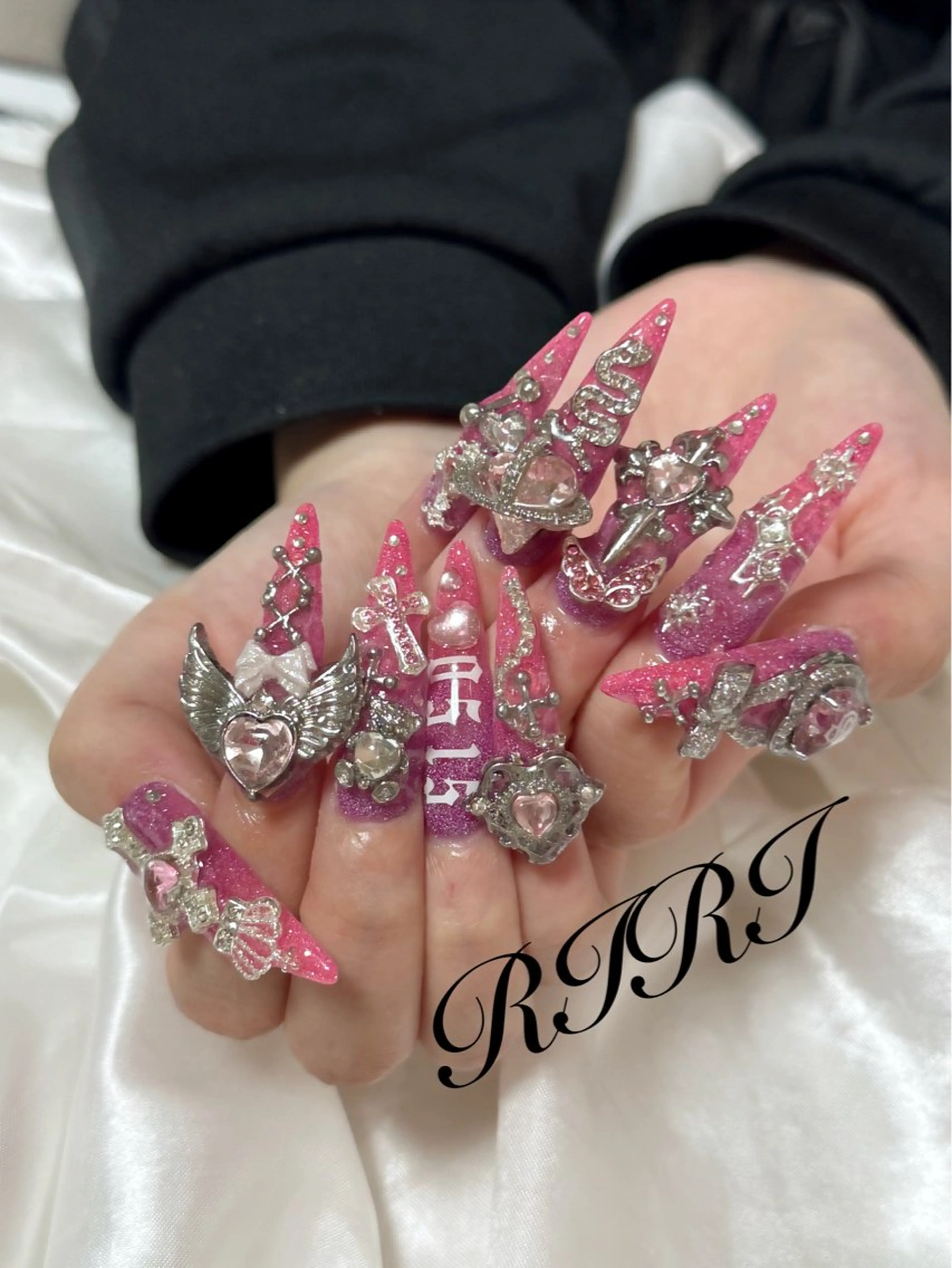 ネイル ジェルネイル ロングネイル ピンク スカルプネイル シンプルネイル ハンドネイル riri オーナーのネイルデザイン