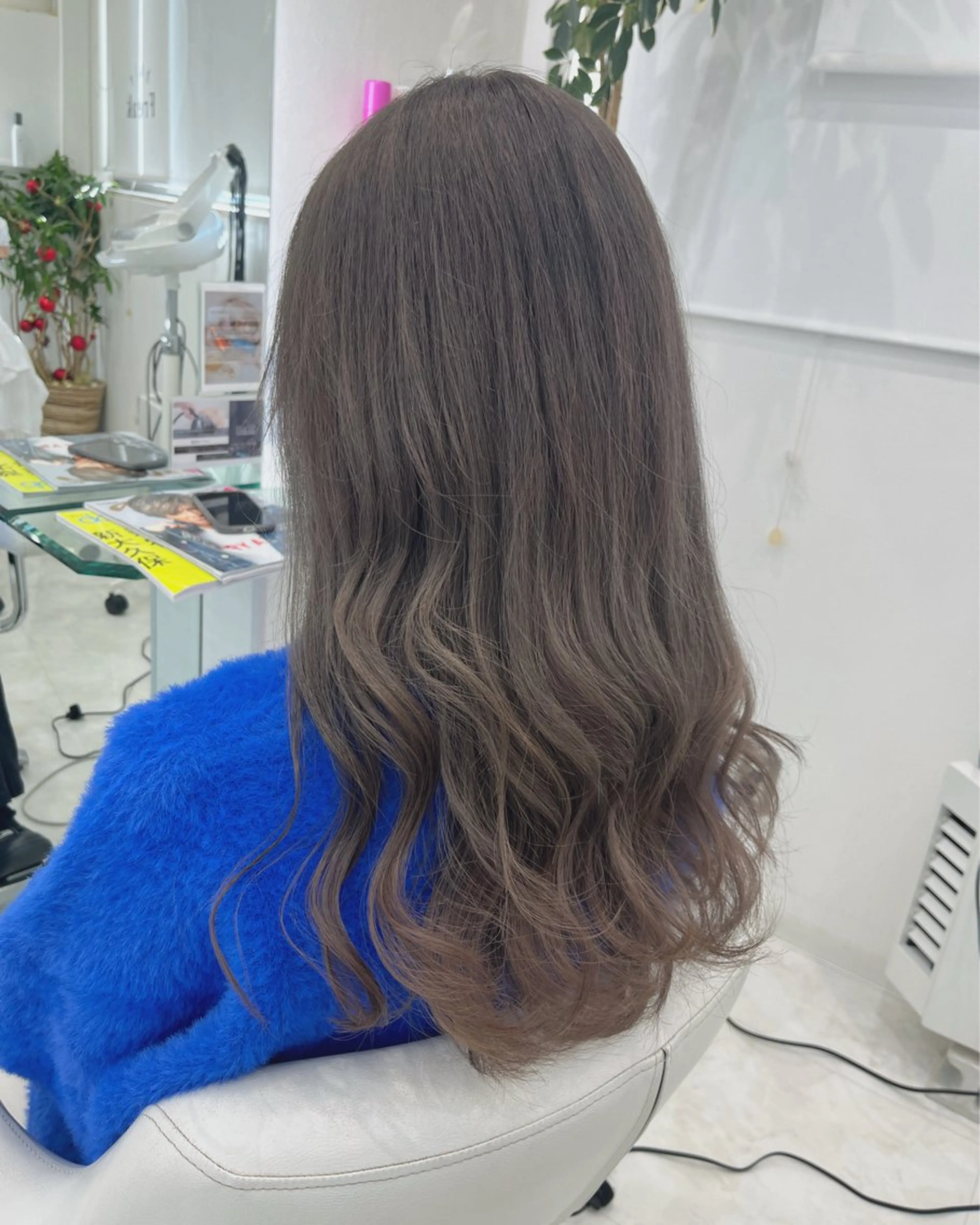 ロング カラー ブリーチ グレージュ ヘアカラー トリートメント hair  Freak所属・山森 大地のヘアスタイル