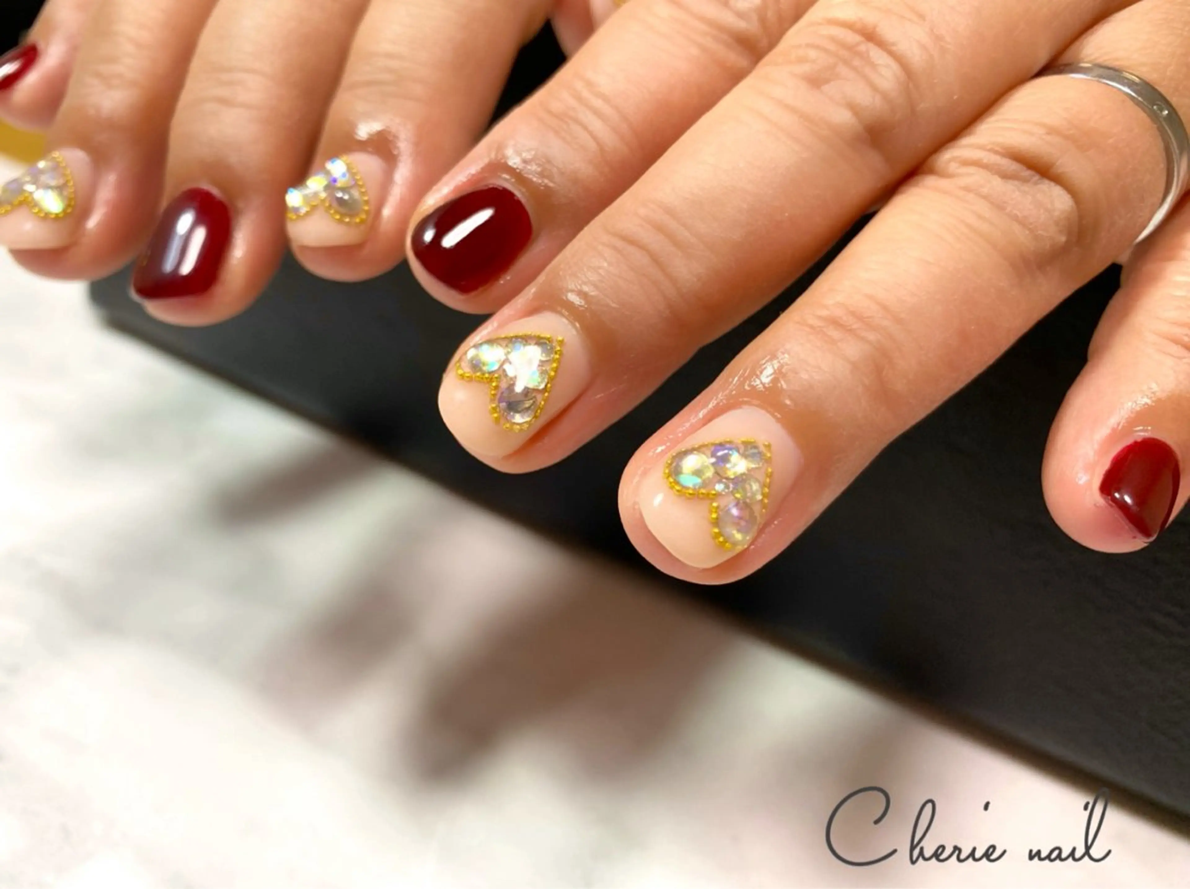 ネイル ボルドー ジェルネイル ハート ぷっくりネイル バレンタイン フットネイル Cherienail yunaのネイルデザイン