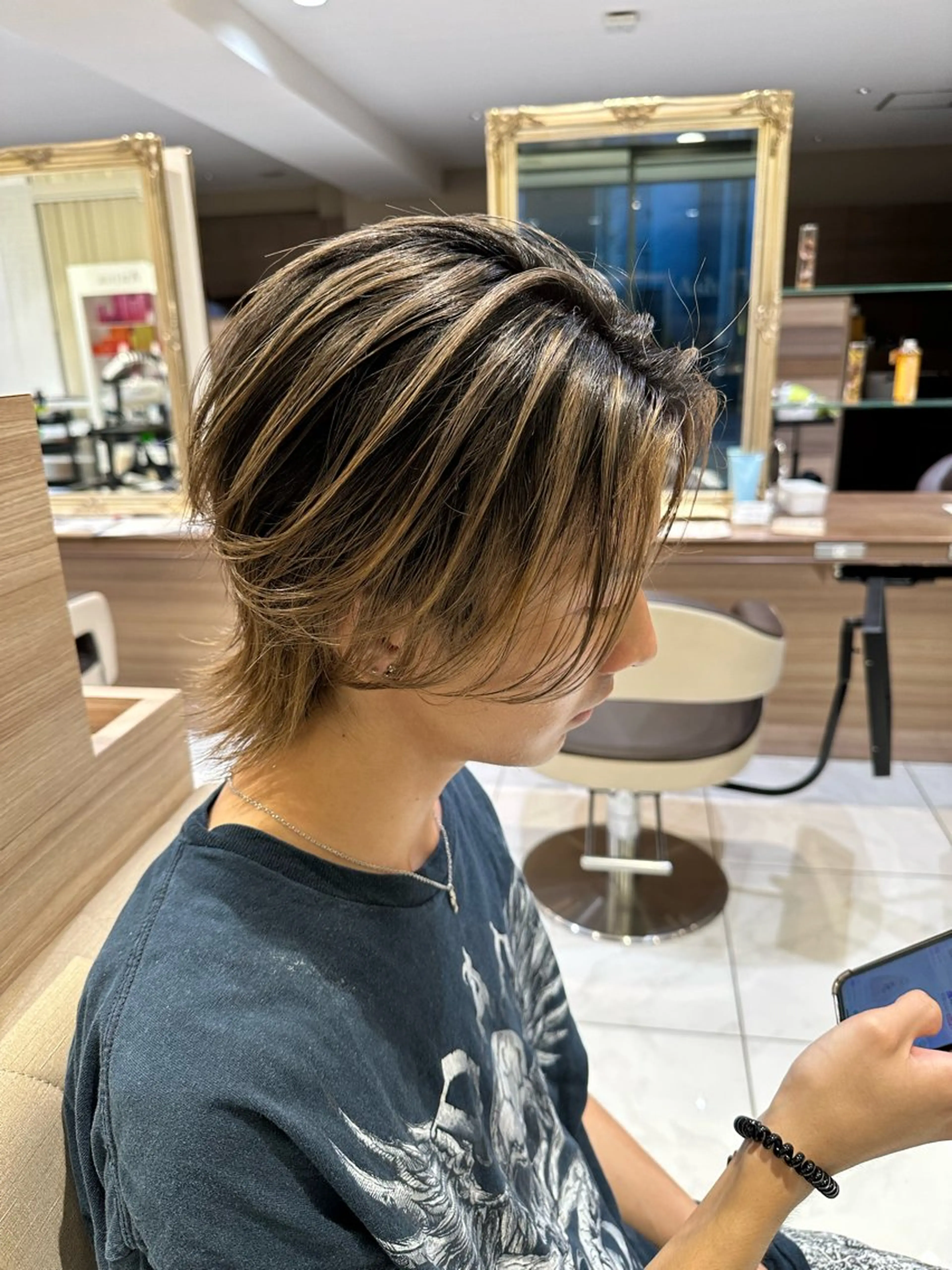 カラー メンズ メンズバレイヤージュ バレイヤージュ カット ヘアカラー IwAsh中山所属・✂︎中山ブリーチ・ パーマ✂︎露木智也のヘアスタイル