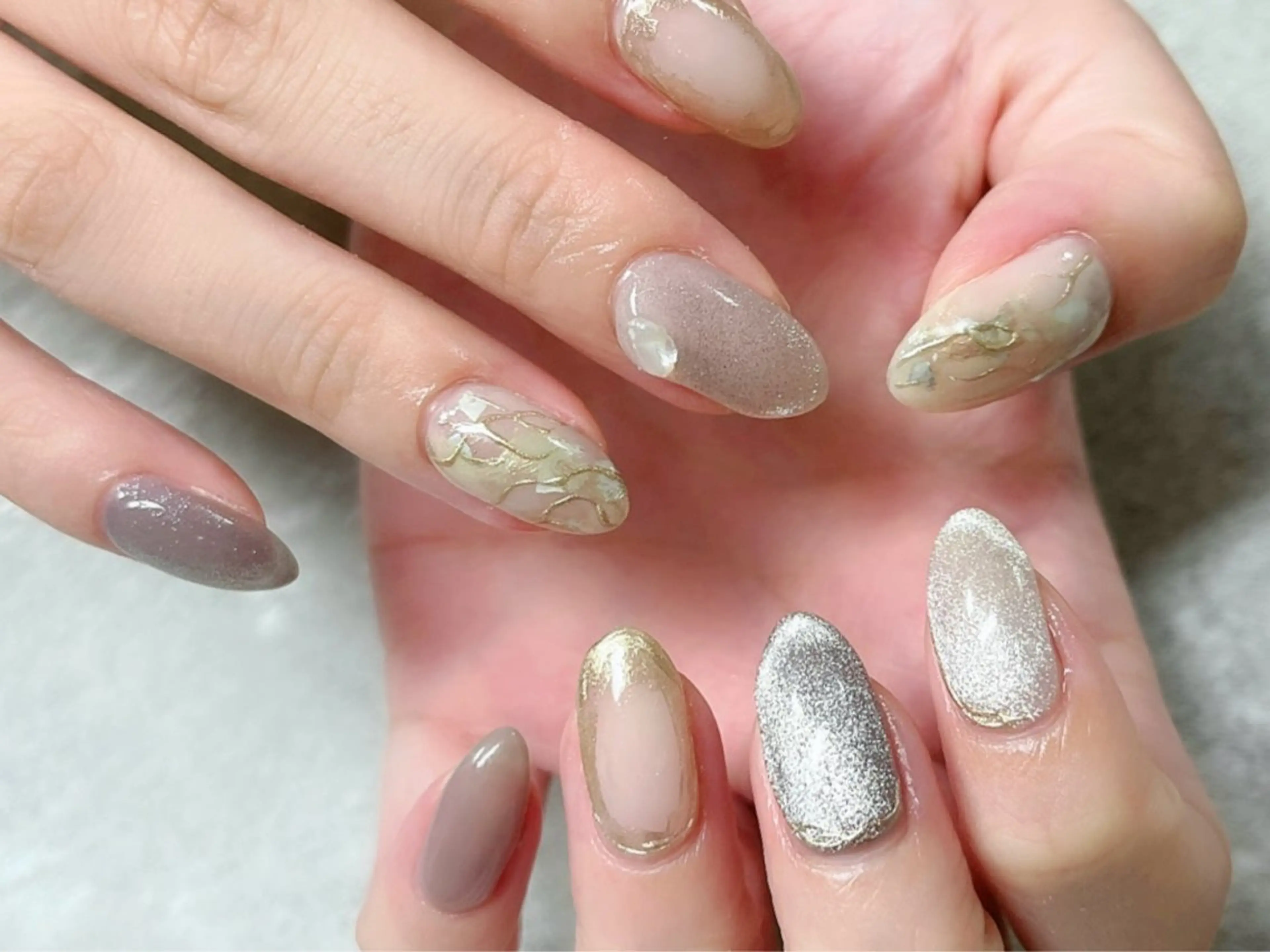 セミロング ハンドネイル Protea ❁⃘*.ﾟ清家 美穂のネイルデザイン