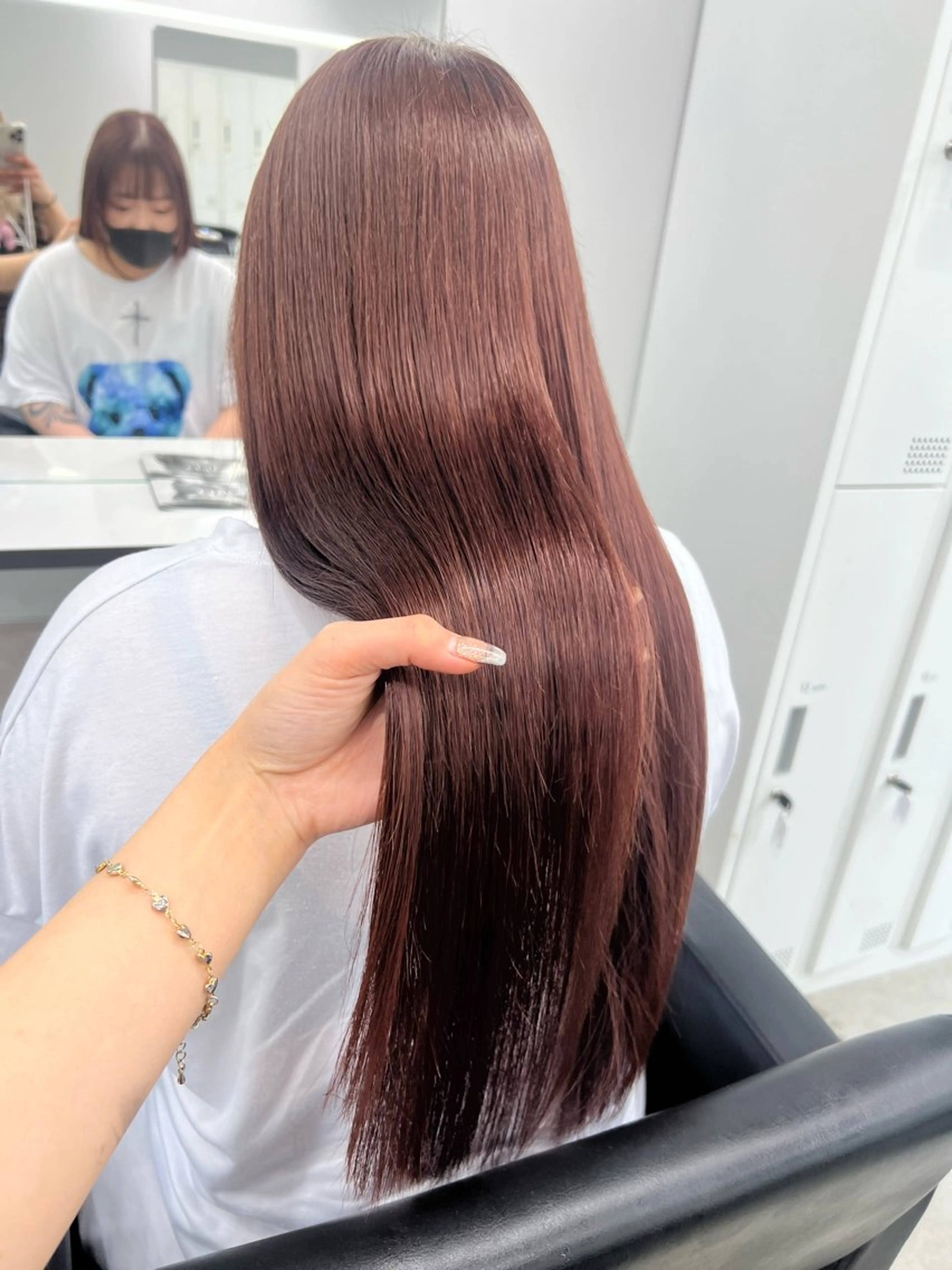 ロング ヘアカラー maya レイヤーカットのヘアスタイル