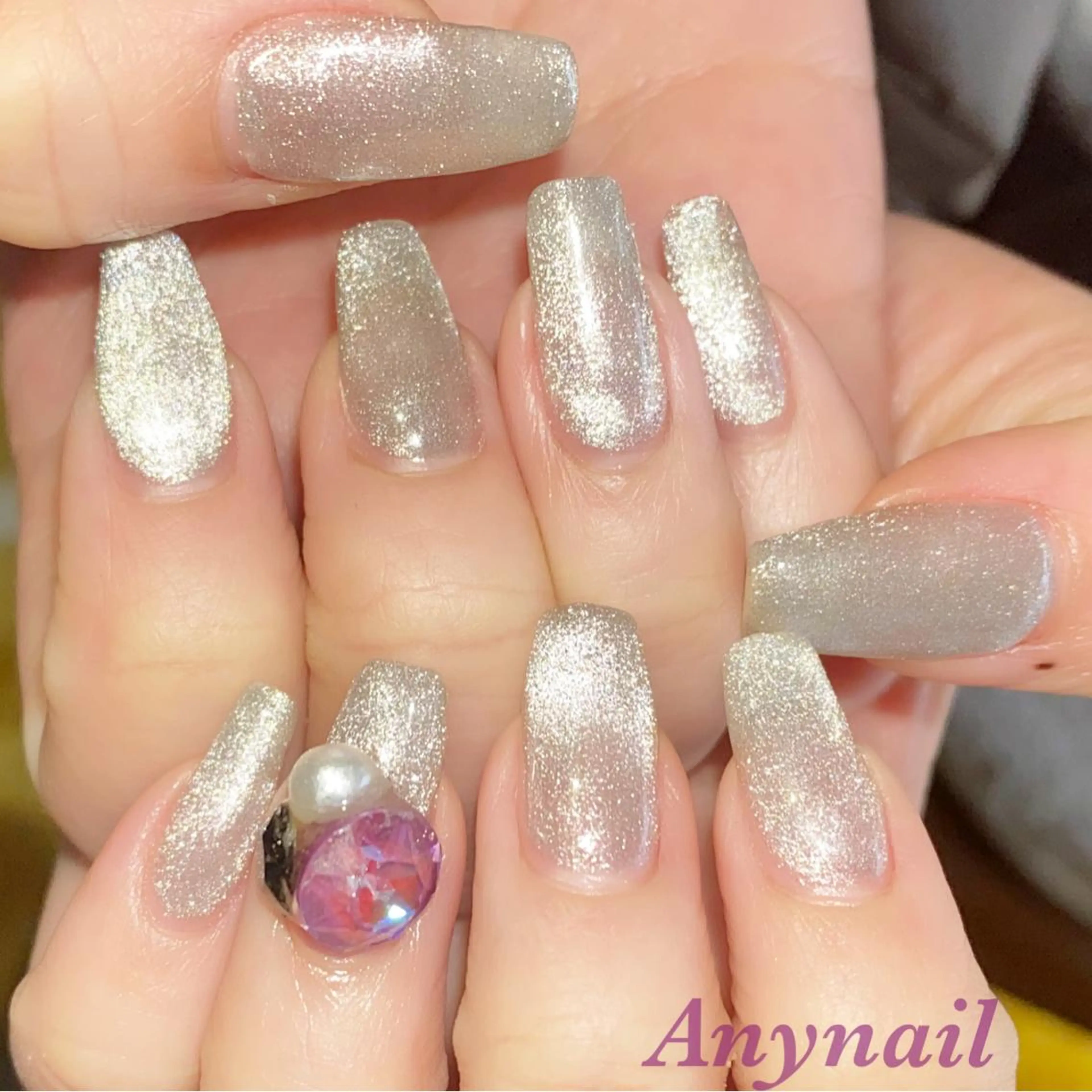 ネイル ジェルネイル キラキラネイル マグネットネイル シルバー ストーンネイル ハンドネイル 岩澤 恵子のネイルデザイン