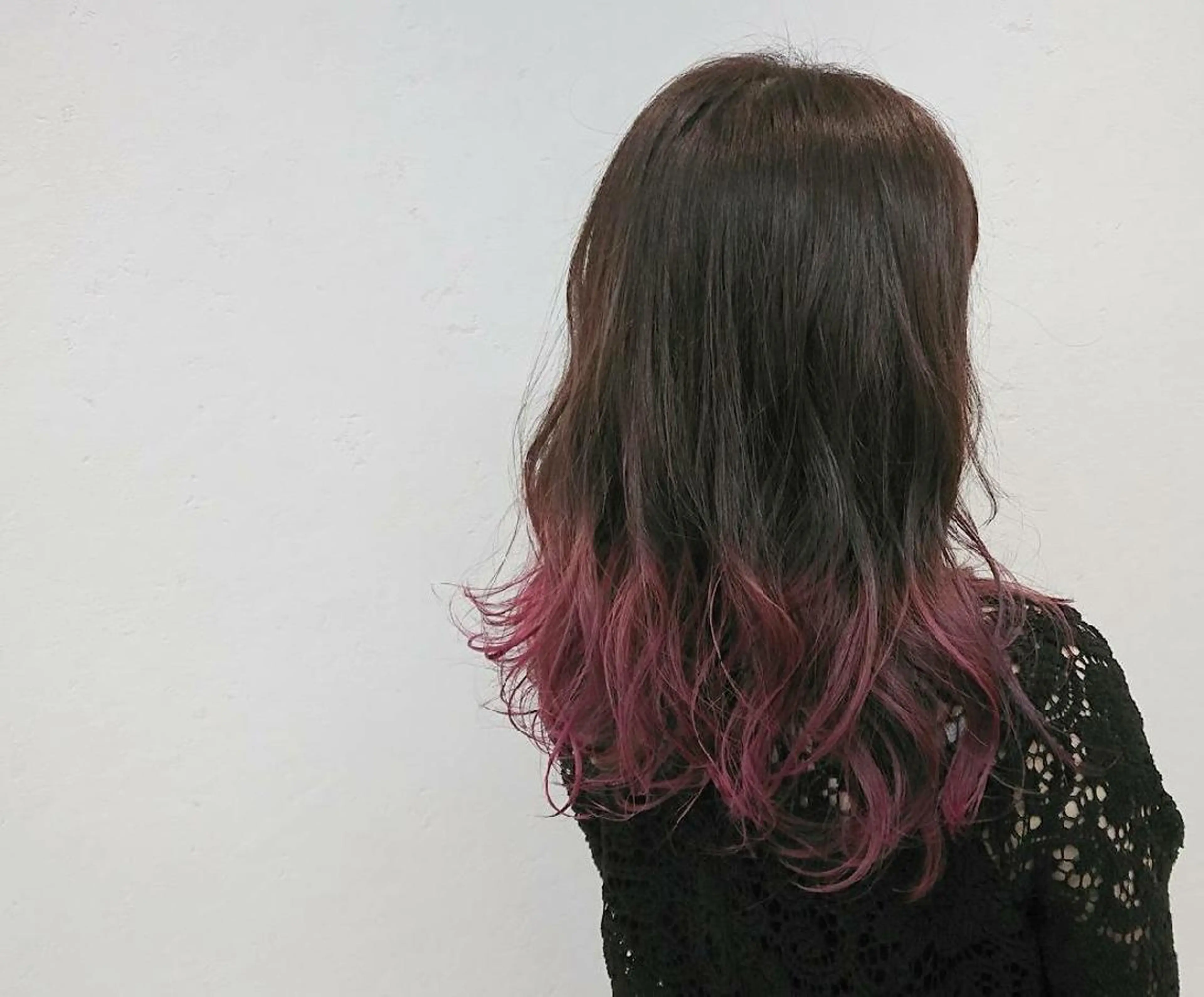 ロング カラー グラデーションカラー ピンクカラー 透明感ハイライト◎ 伊藤夏海のヘアスタイル