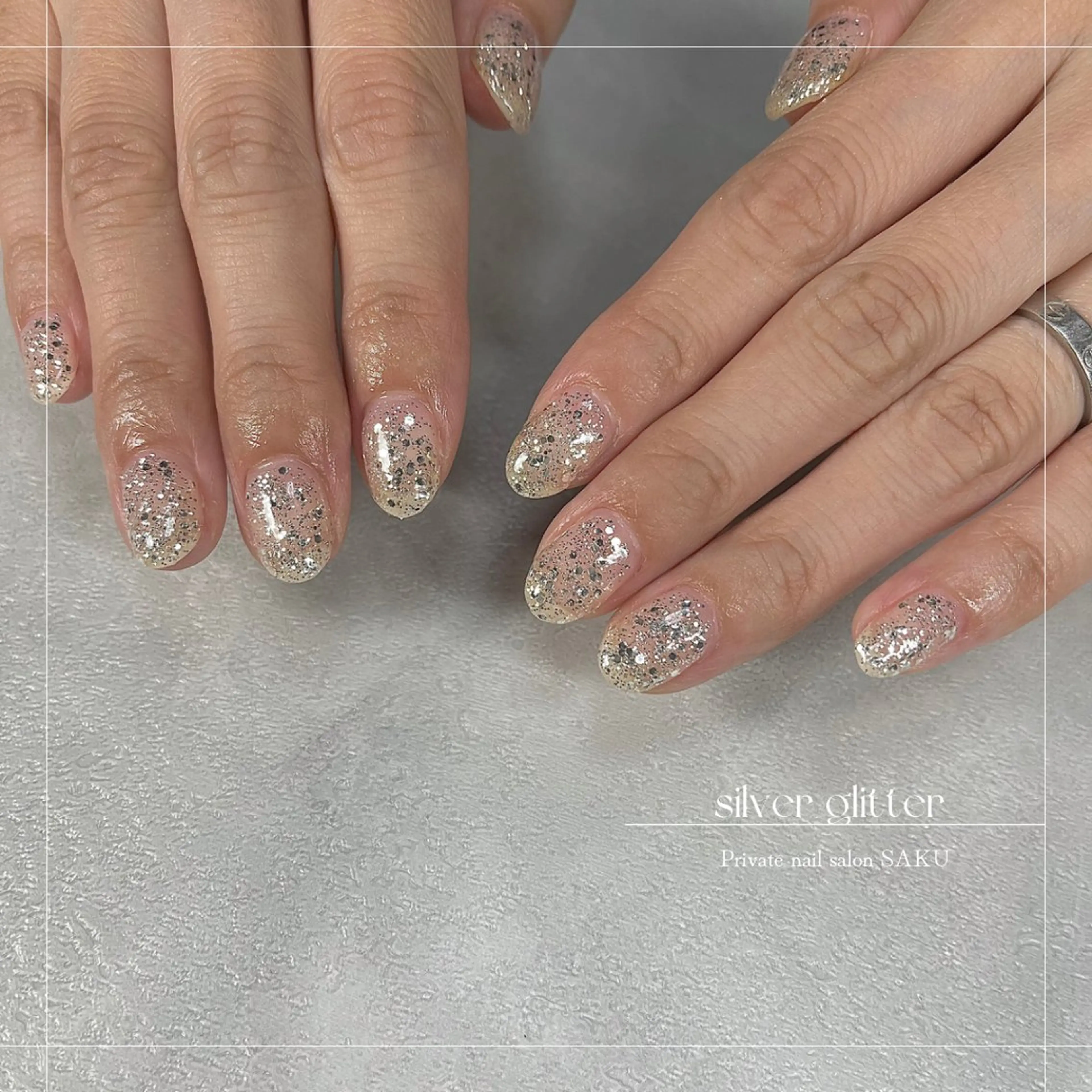 ネイル ラメ(グリッター) シルバー ハンドネイル SAKU  nail[サクネイル]所属・SAKU nail 作島茜のネイルデザイン