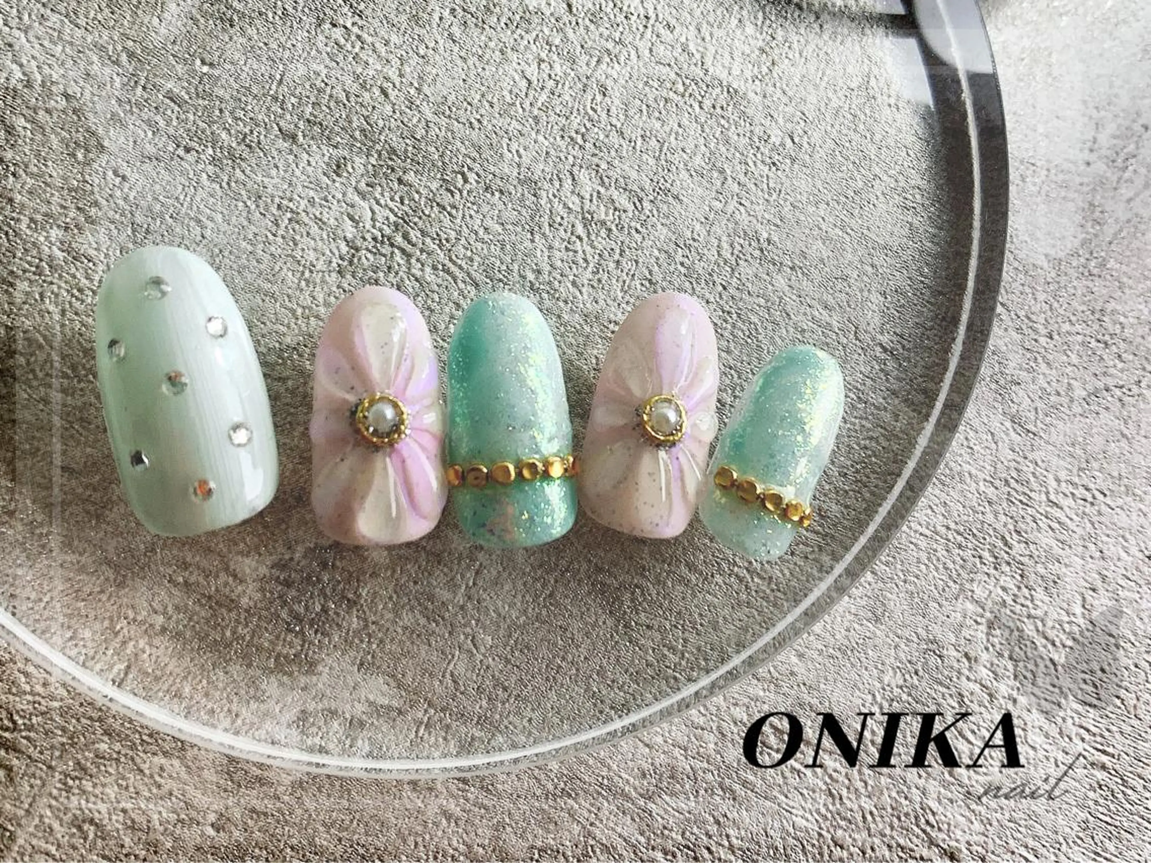 ネイル ONIKA Nail 青山通り店所属・ONIKA Nail 表参道A4徒歩2分のネイルデザイン